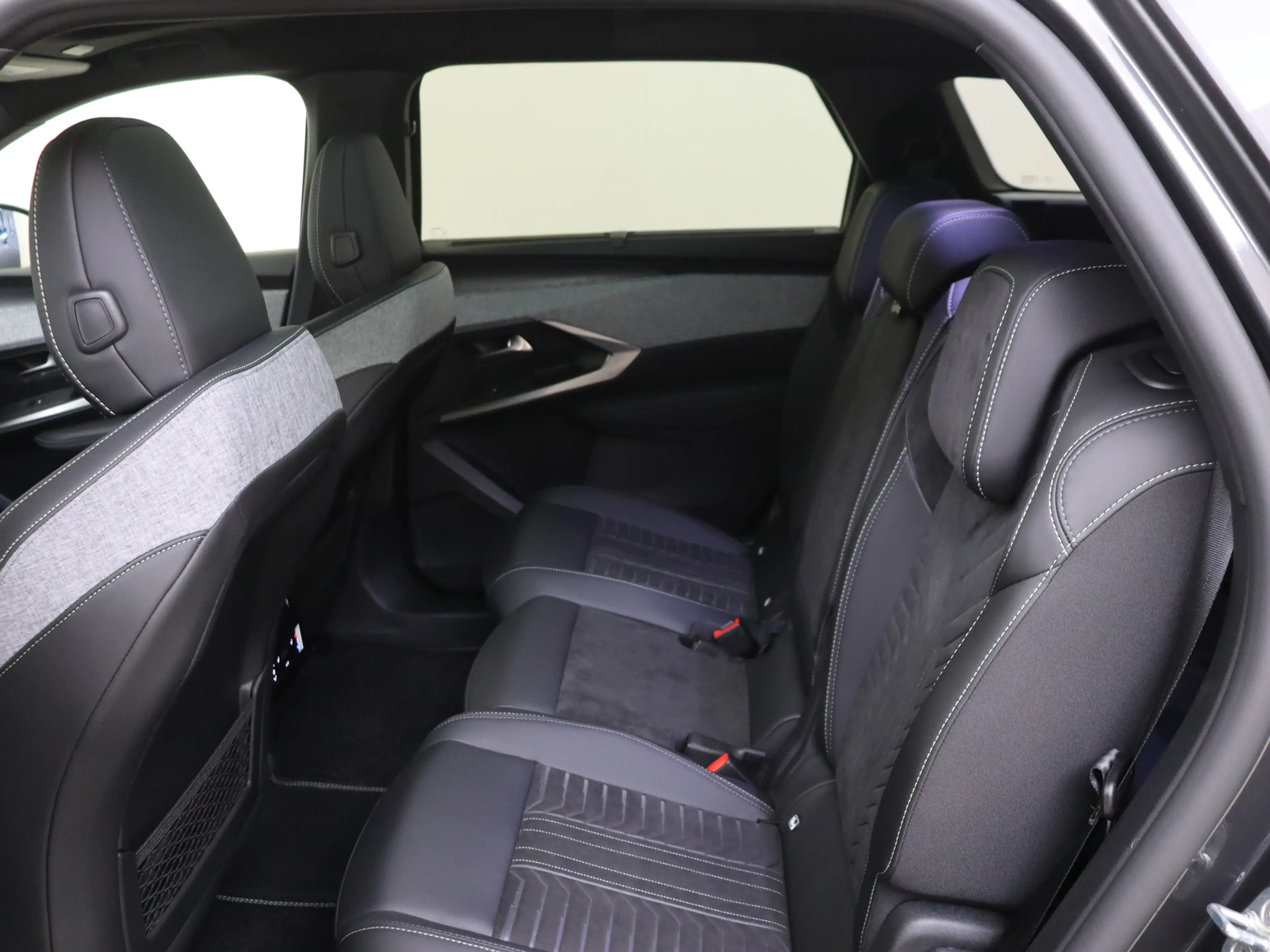 Peugeot 5008 e-5008 GT 73 kWh 7p — photo 13