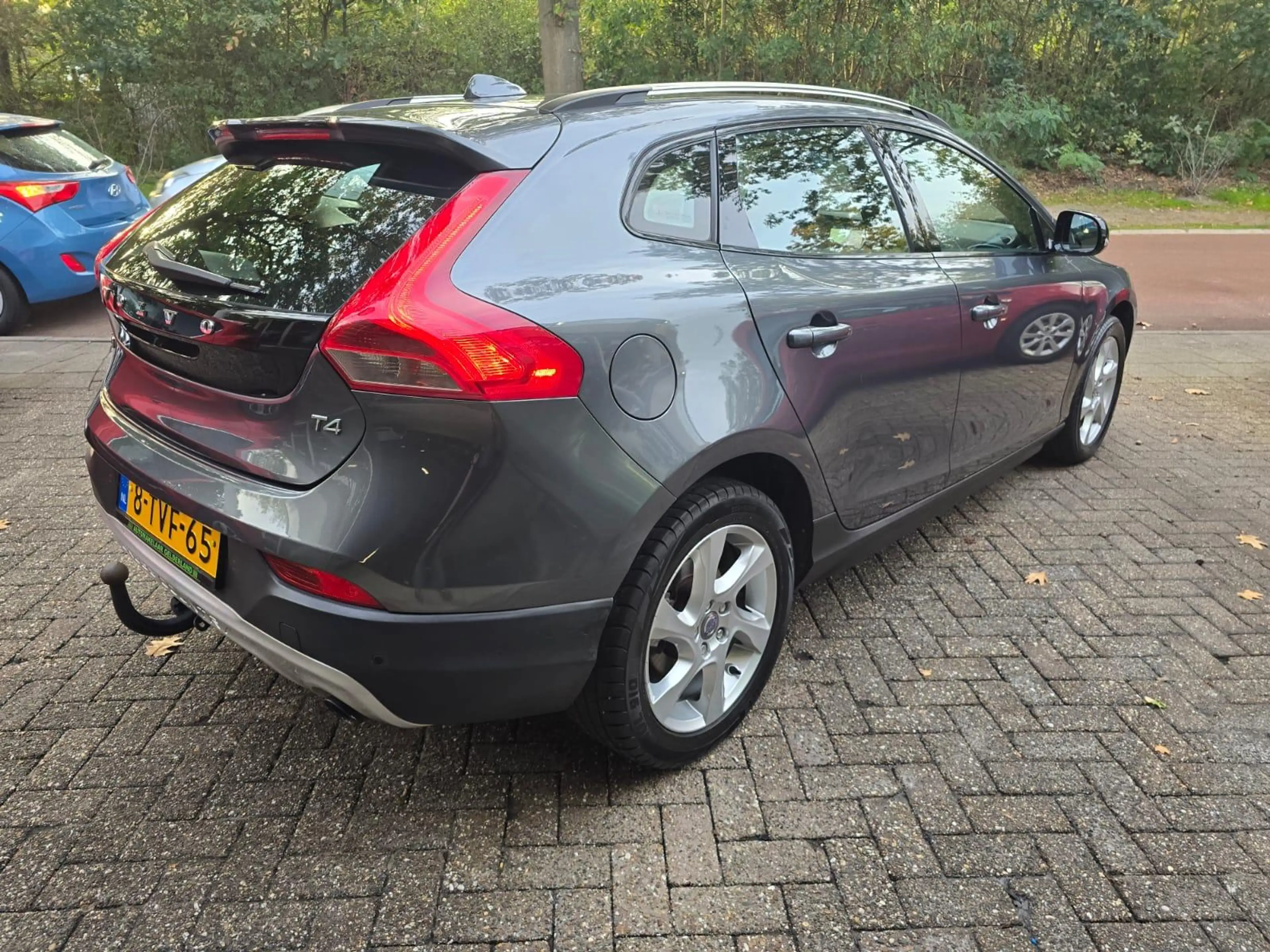 Volvo V40 Cross Country 1.6 T4 Momentum | NIEUWE APK | 3\6 OF 12 MND GARAN — photo 5