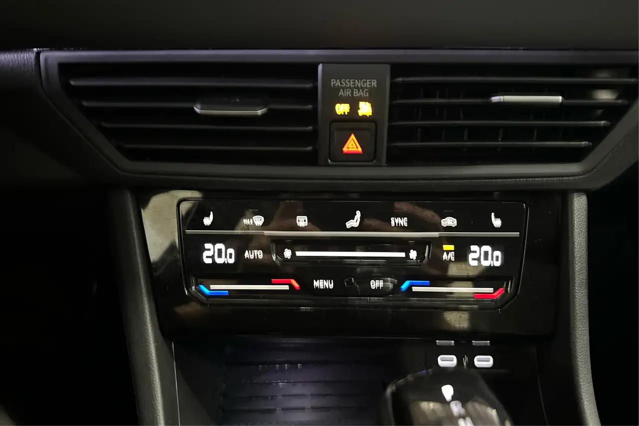 Volkswagen Jetta снимка Volkswagen Jetta
