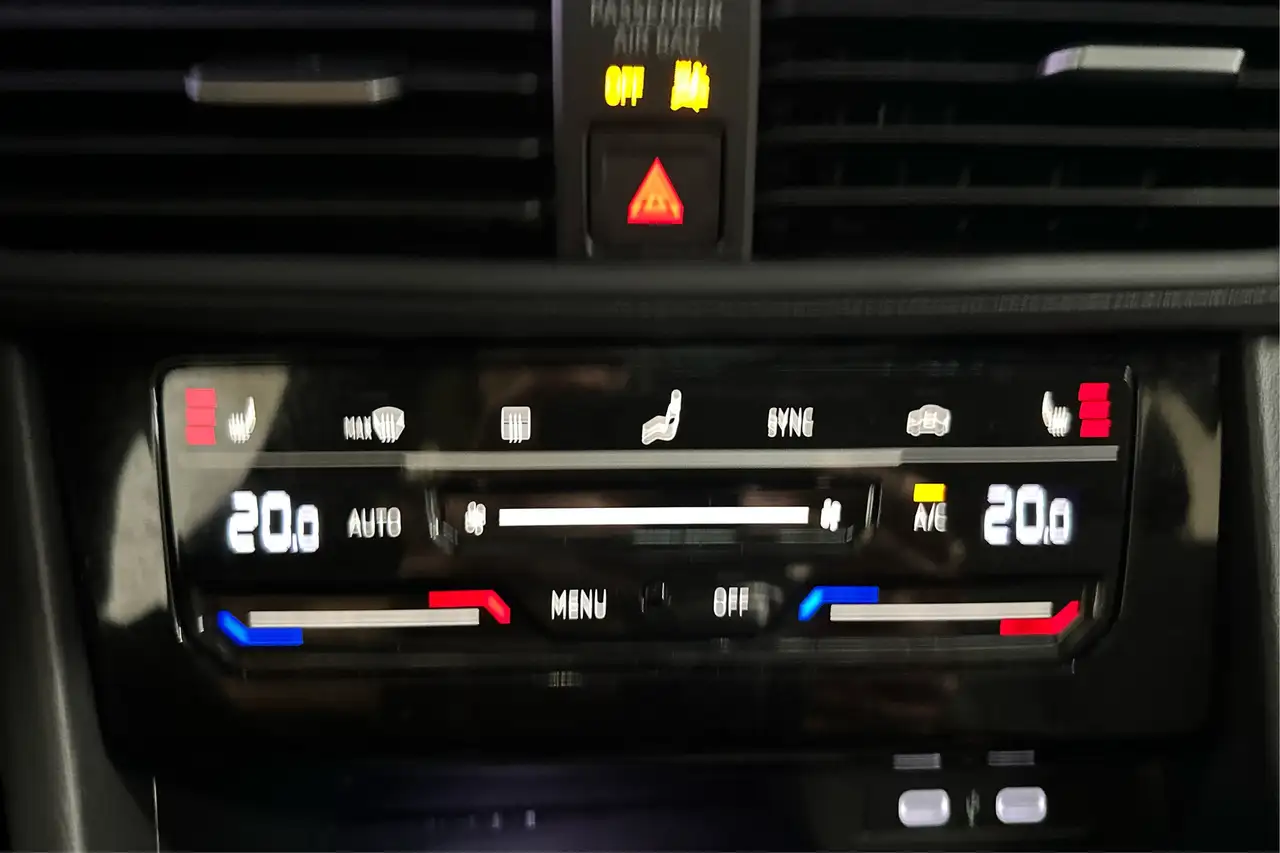 Volkswagen Jetta снимка Volkswagen Jetta