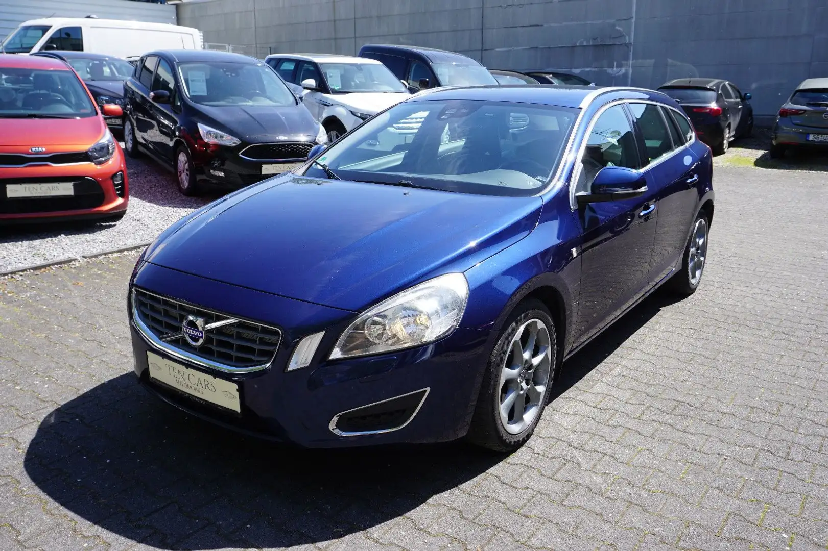 Volvo V60 Kombi 1.6 Ocean Race°Navi°Leder°PDC°Sitzhz° Bleu - 1