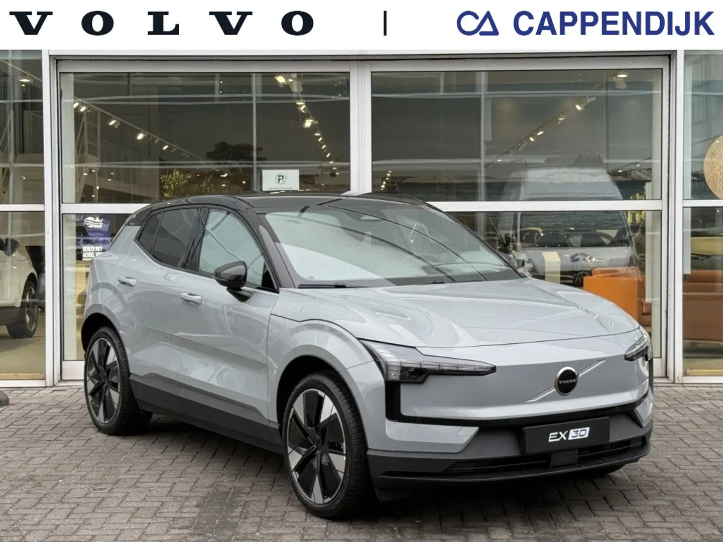 Volvo EX30 Extended Range Plus Grijs - 1