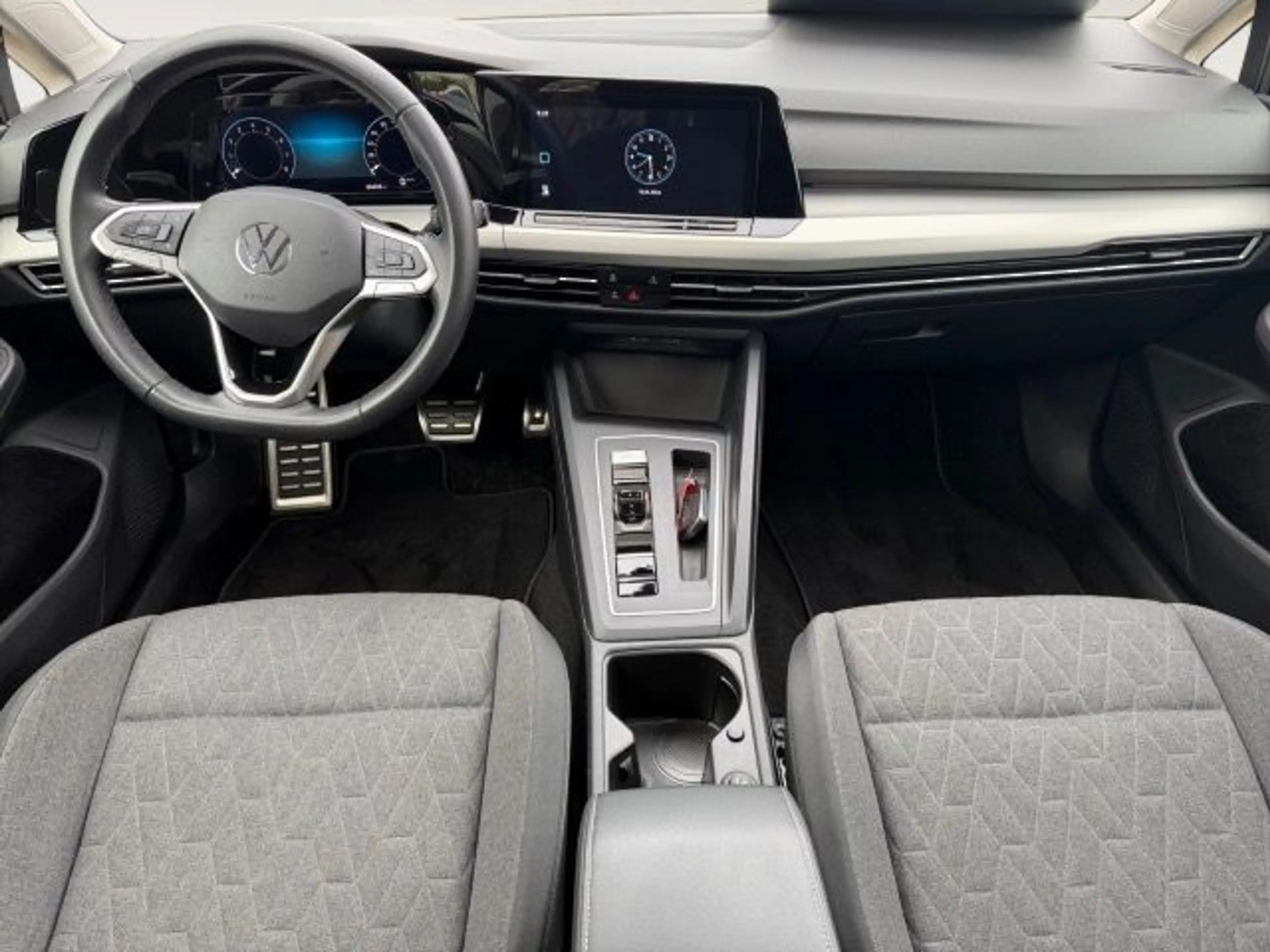 Volkswagen Golf VIII 1.0 eTSI DSG Move Navi,AHK,Pano — photo 10