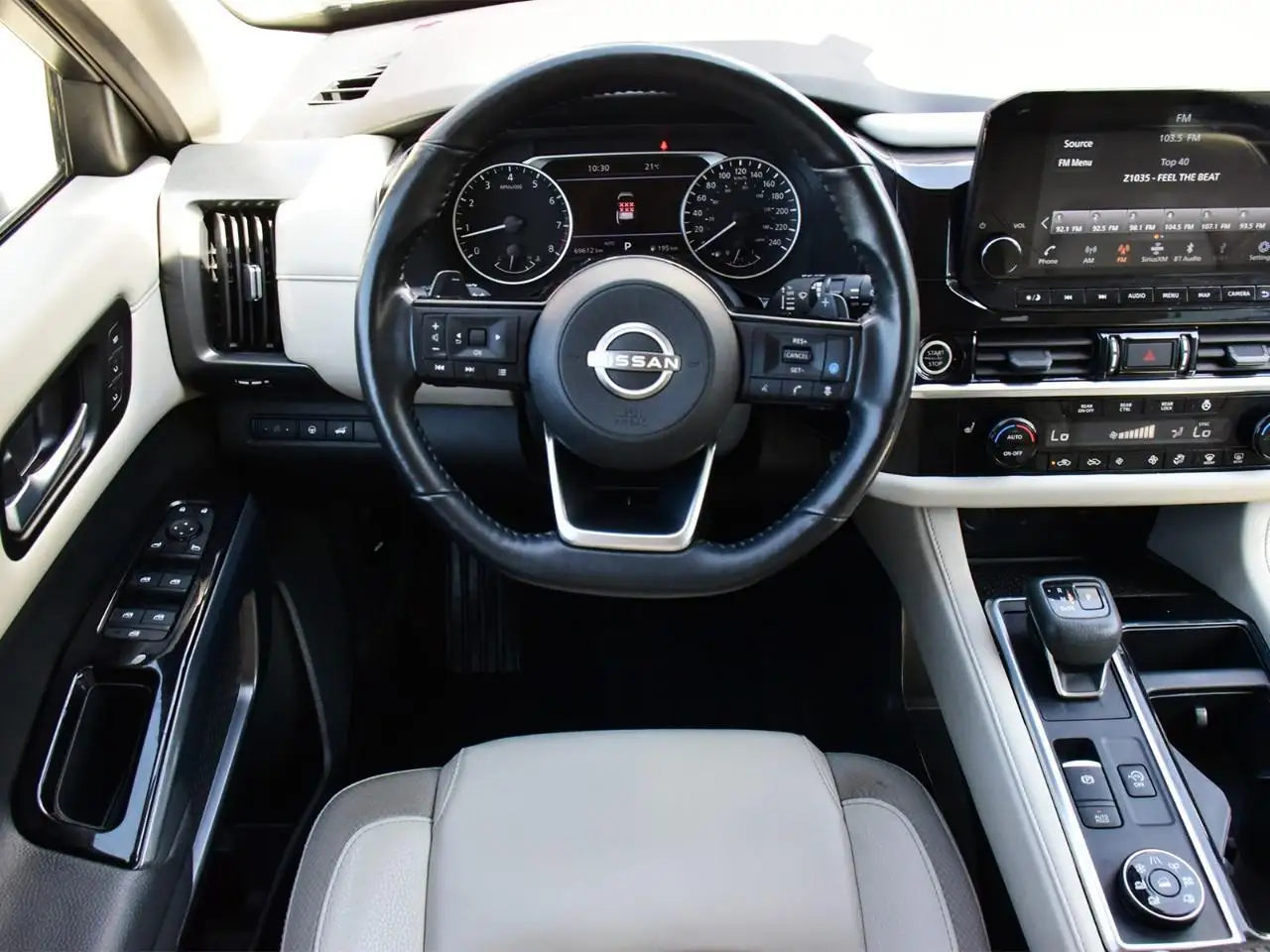 Nissan Pathfinder photo Nissan Pathfinder
