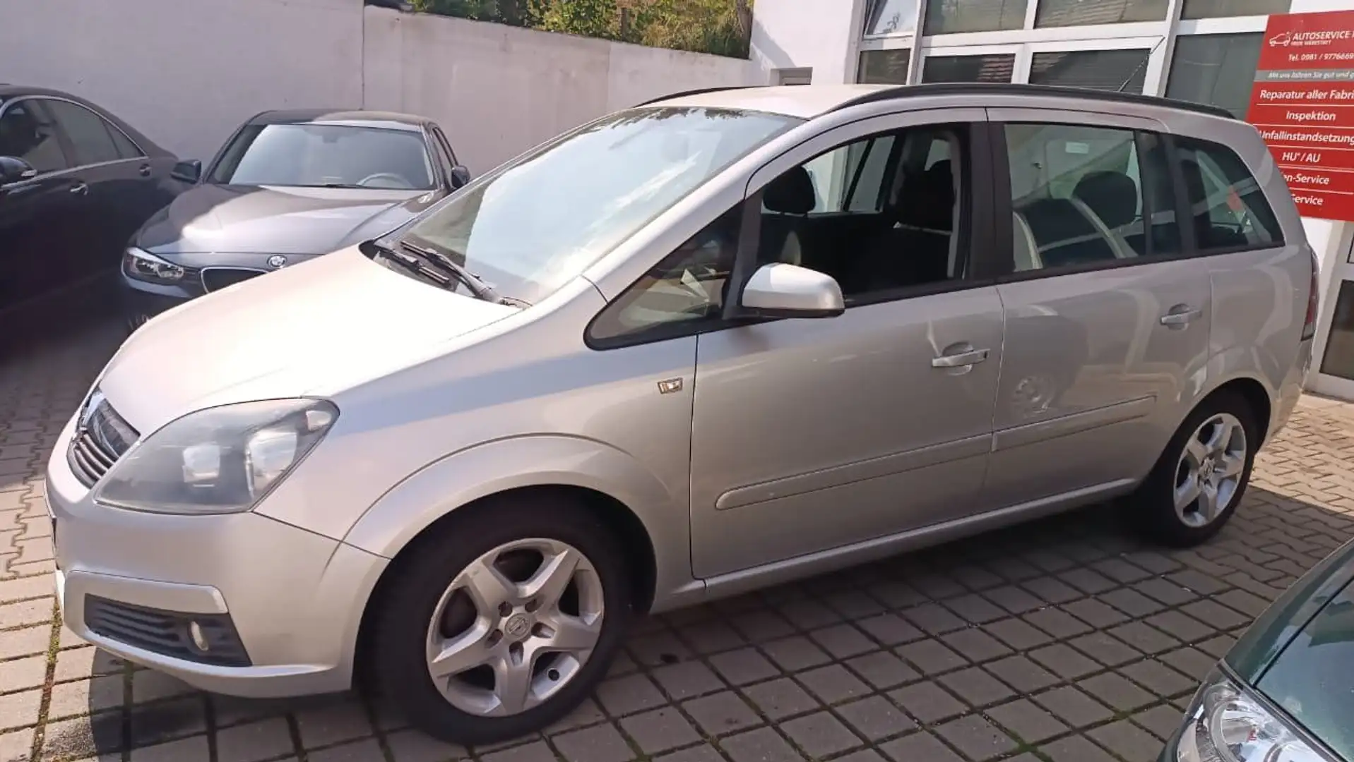 Opel Zafira Service neu, AHK, PDC Reifen neu, sehr gepflegtt Grey - 1