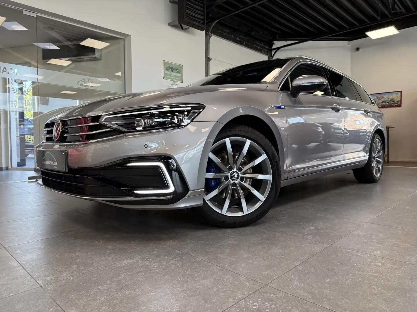 Volkswagen Passat Variant Passat Variant 1.4 TSI Plug-In-Hybrid DSG GTE Zilver - 1