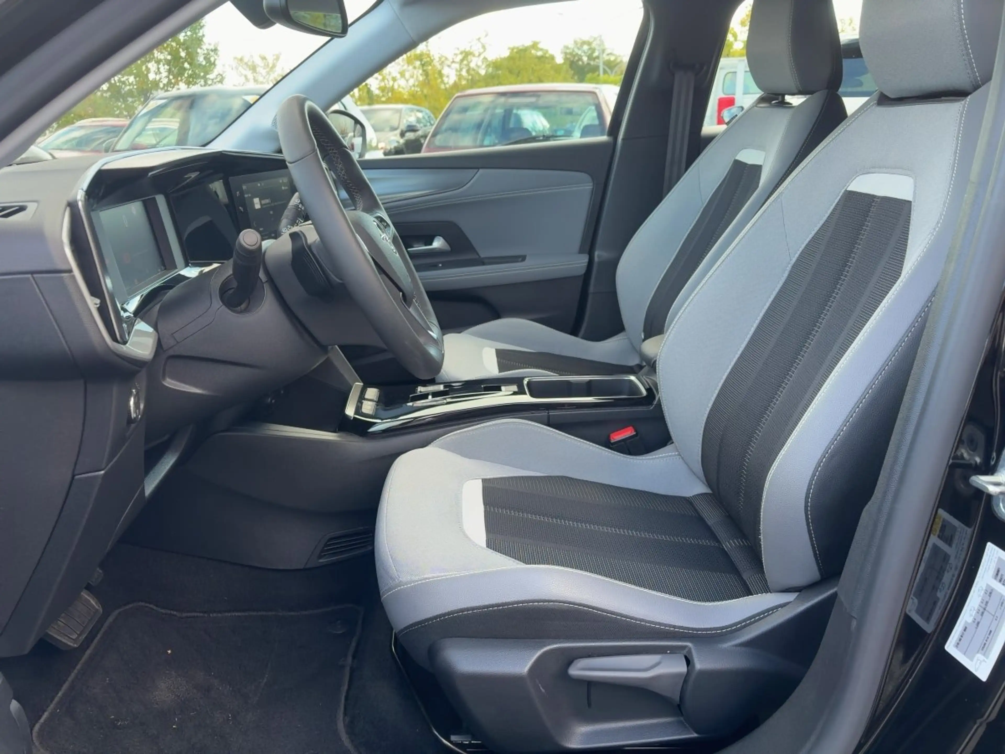 Opel Mokka 1.2 Elegance AUT+Fernlichtass.+Kam.+KlimaA — photo 9