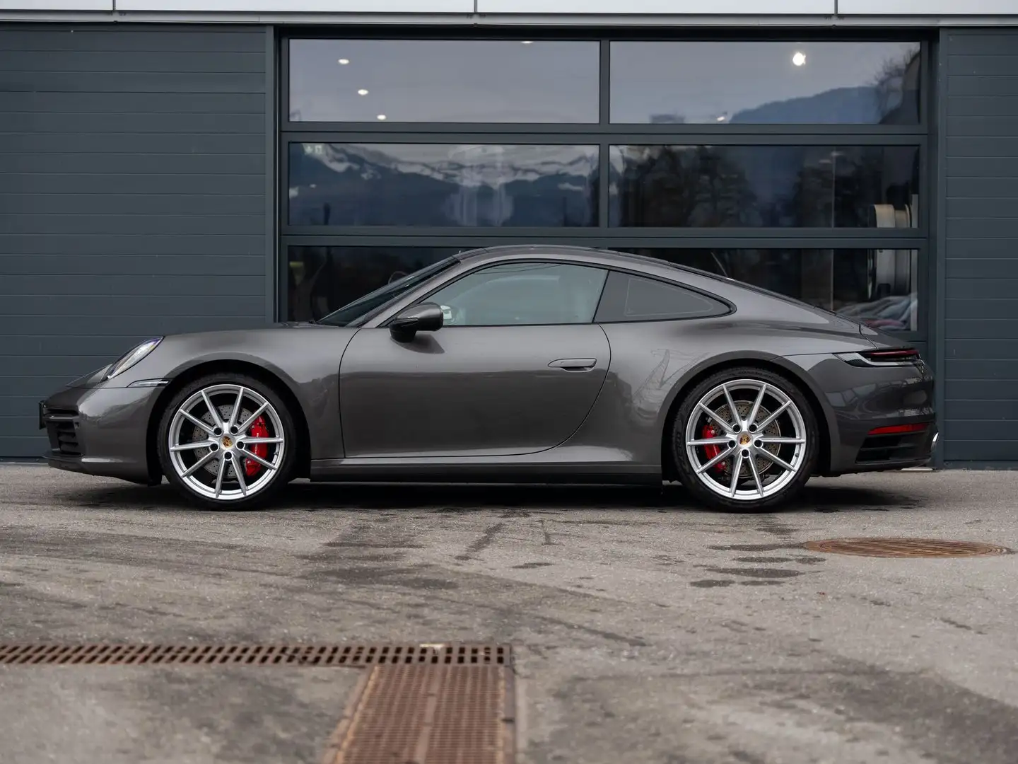 Porsche 911 Carrera 4S Coupé I (992) Grau - 2