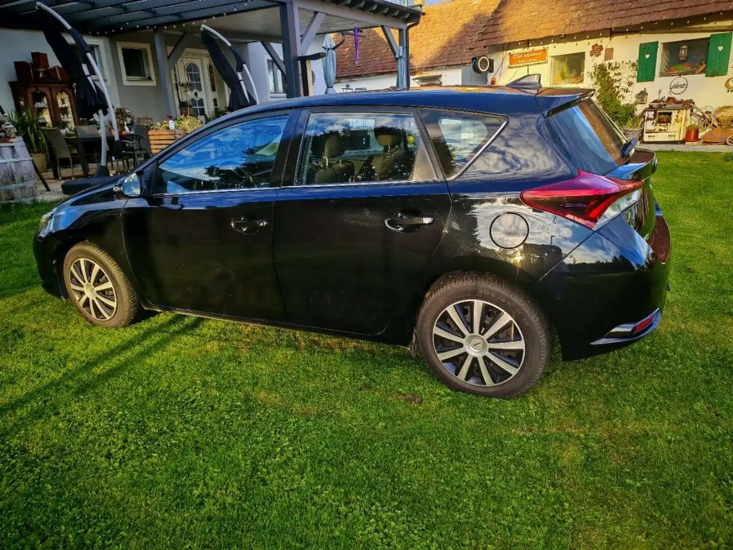 Toyota Auris Auris 1,33 dVVT-i Edition 45 Edition 45 Schwarz - 1