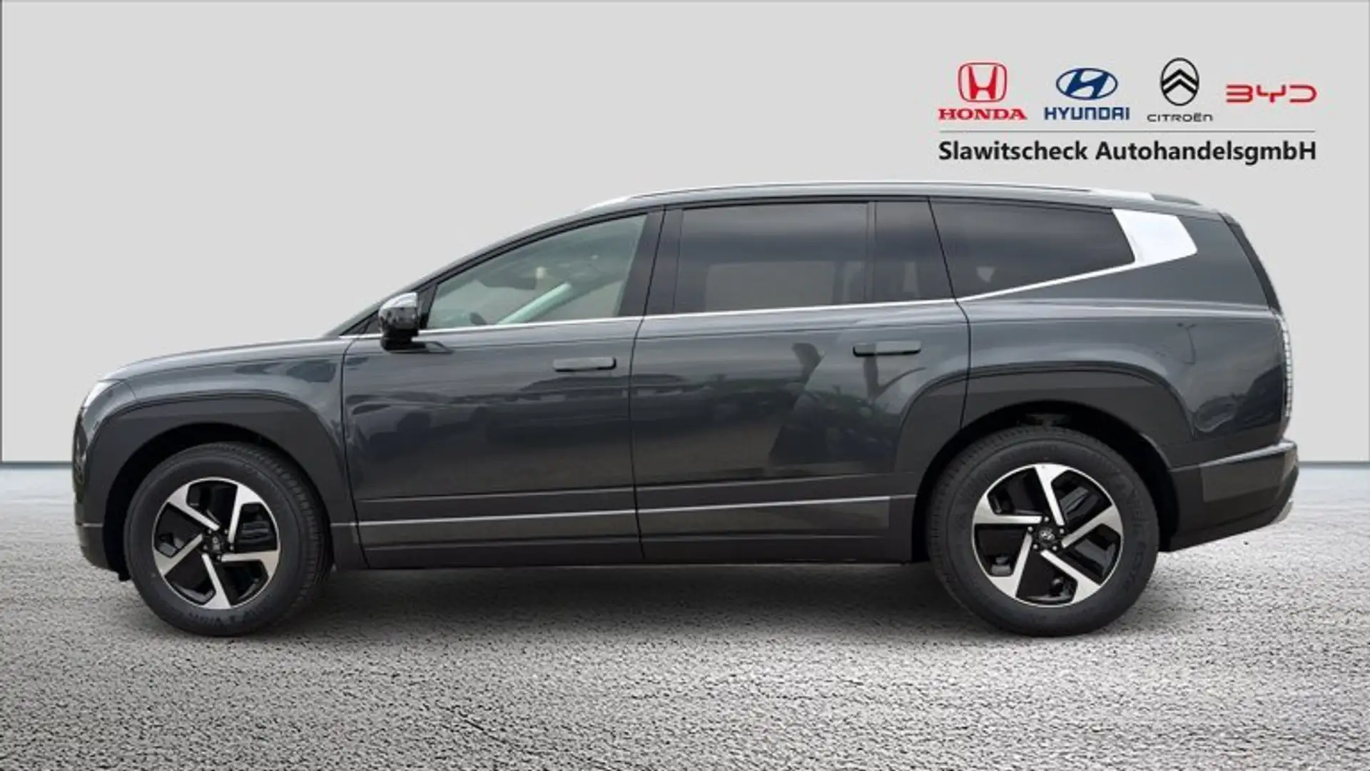 Hyundai IONIQ 9 Trend Line 110 kWh 4WD 96t72-O2 Grau - 2