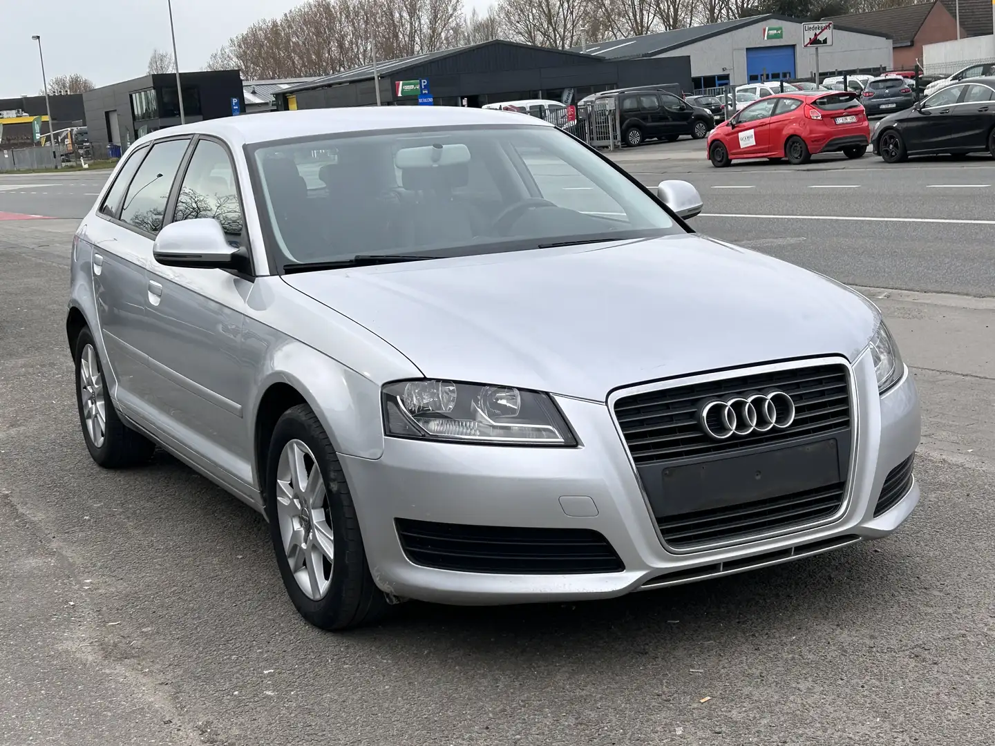 Audi A3 Sportback 1.6 Limited Edition Euro 6 Grijs - 2