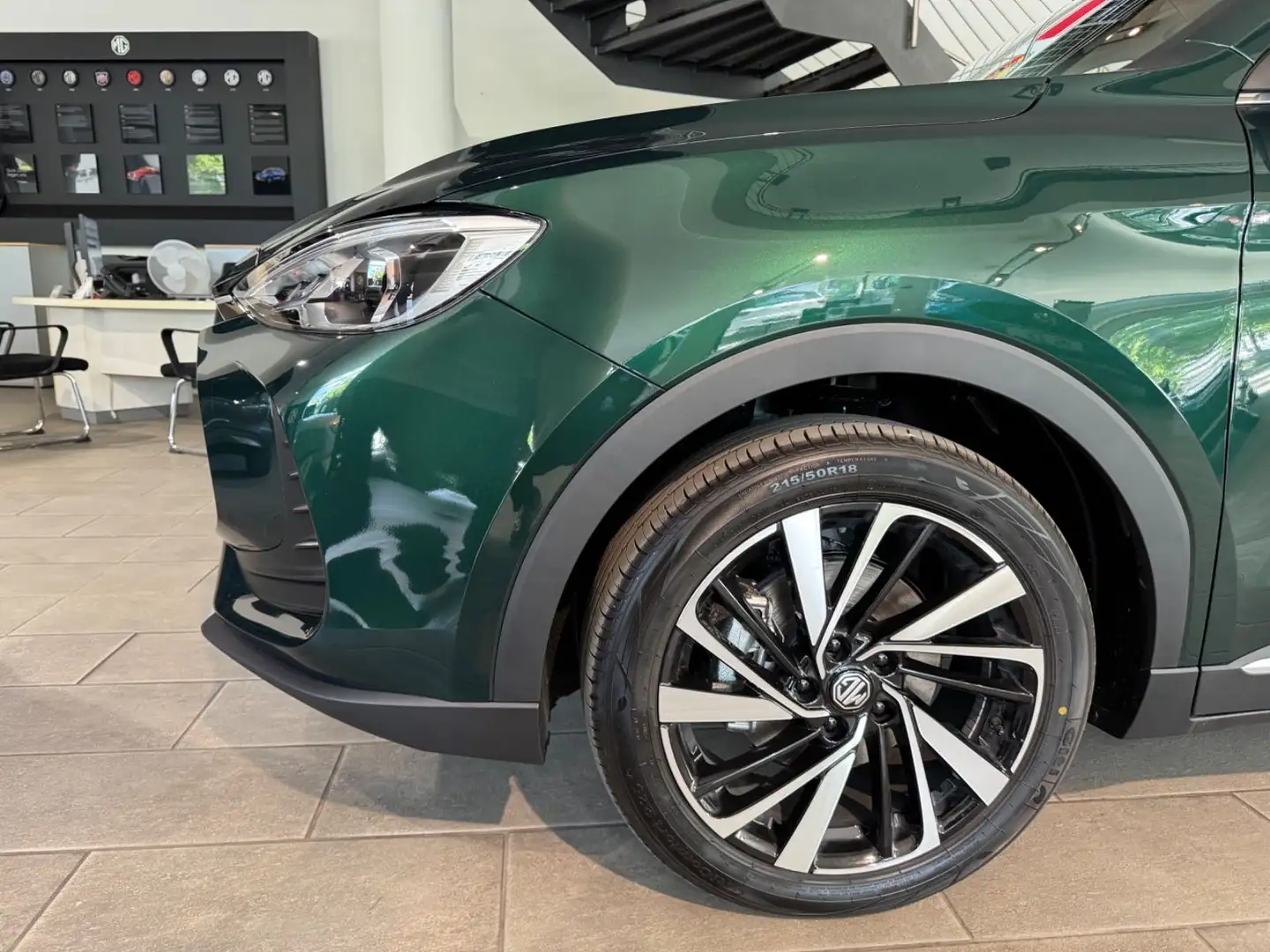 MG ZS HEV LUXURY *NEUES MODEL*SOFORT VERFÜGBAR! Vert - 2