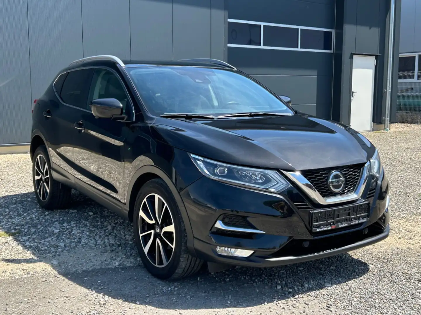 Nissan Qashqai N-Connecta 4x4 NAVI PANO SHZ 360° Noir - 1