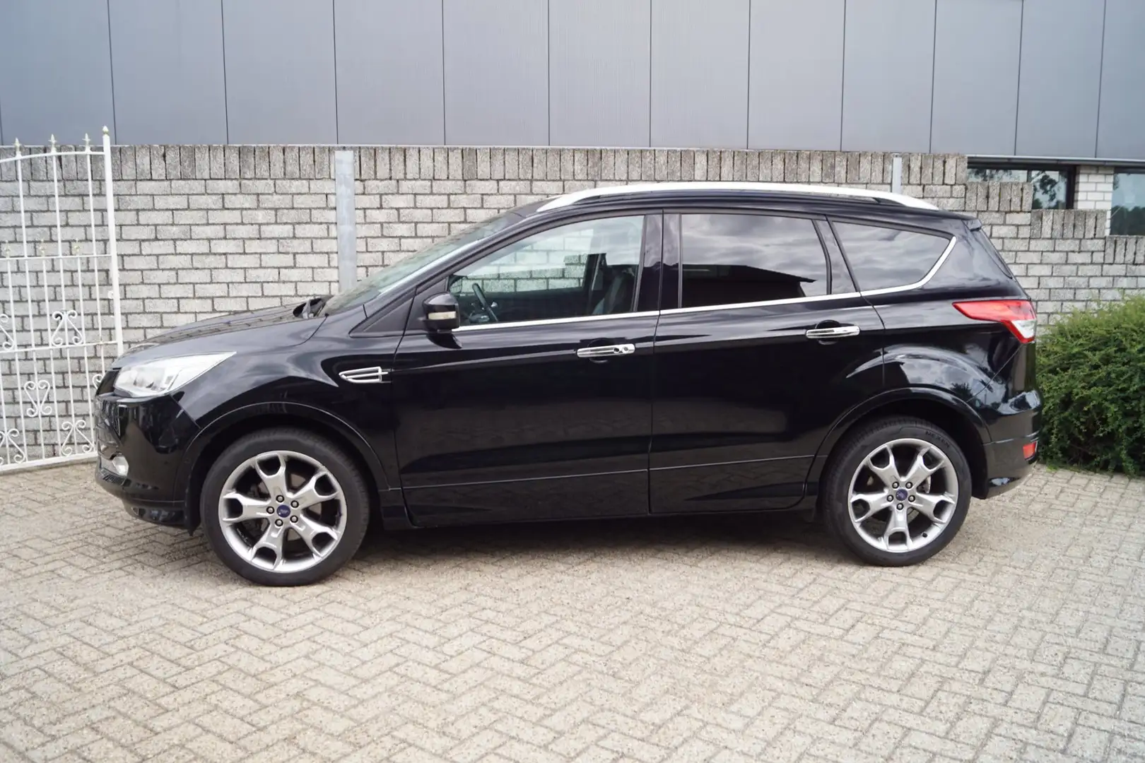 Ford Kuga 1.5 Titanium Styling Pack 150PK Half Leder Sportst Zwart - 2