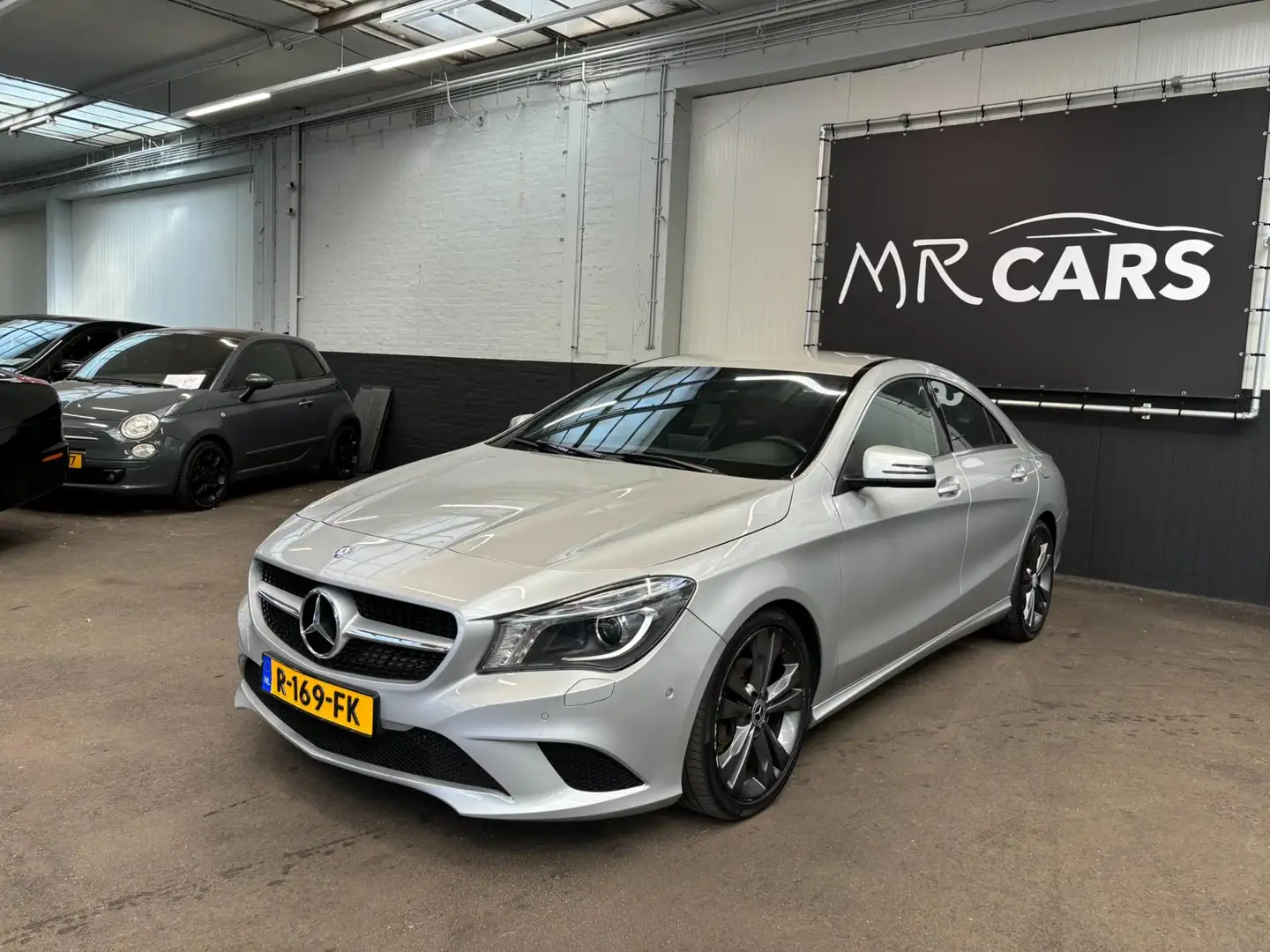 Mercedes-Benz CLA 200 Prestige Airco/Navi/Cruise Control Gris - 2