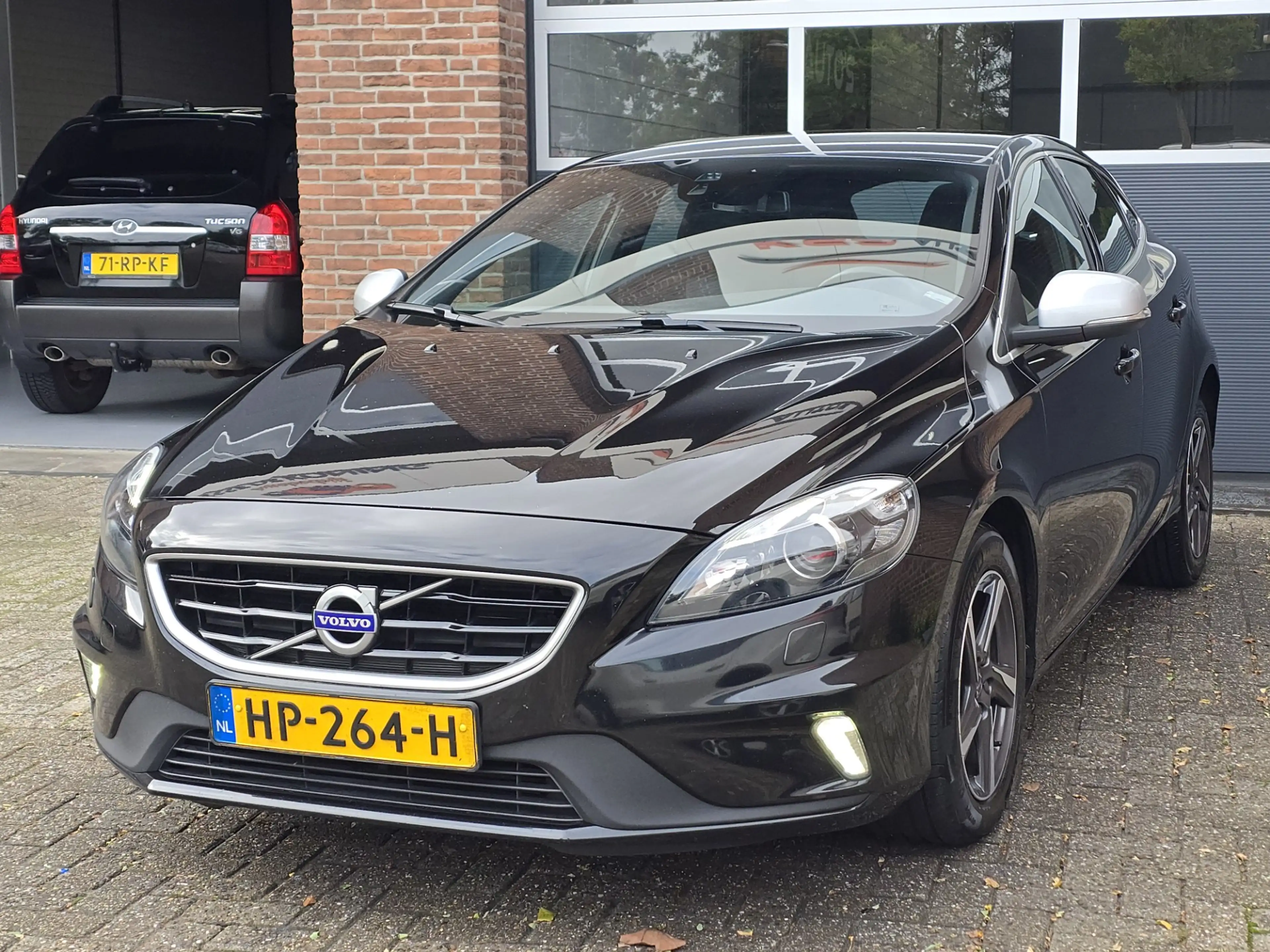 Volvo V40 2.0 D2 R-Design Business — photo 6