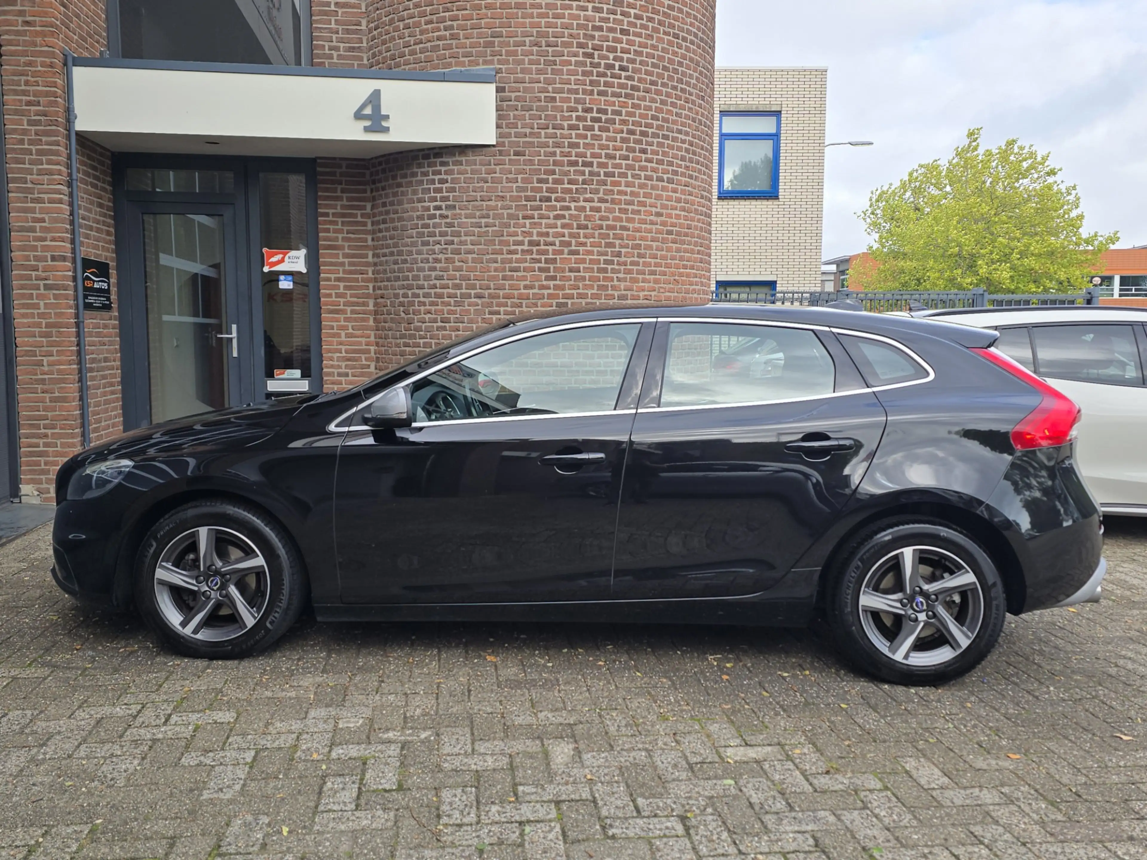 Volvo V40 2.0 D2 R-Design Business — photo 15