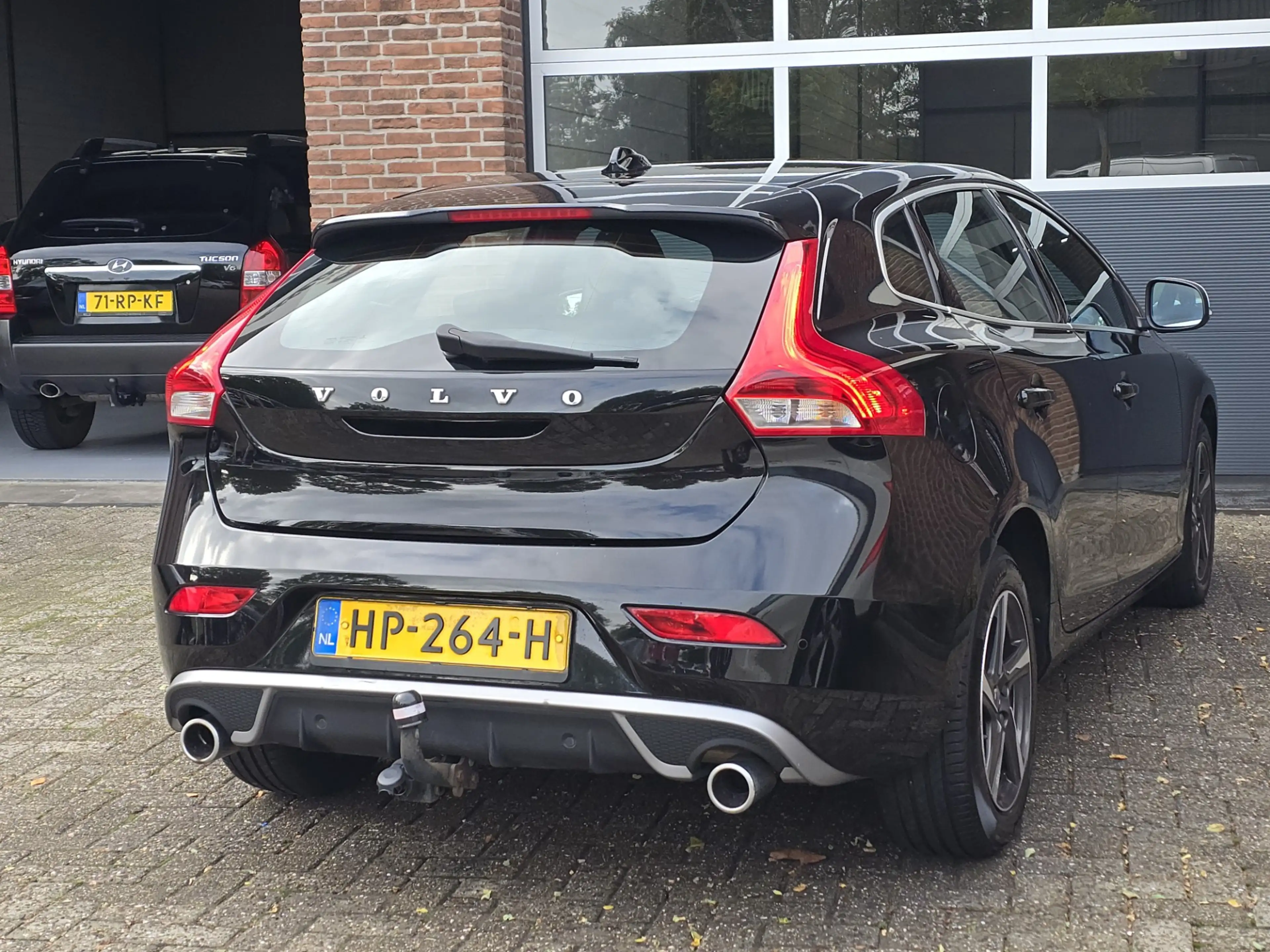 Volvo V40 2.0 D2 R-Design Business — photo 11