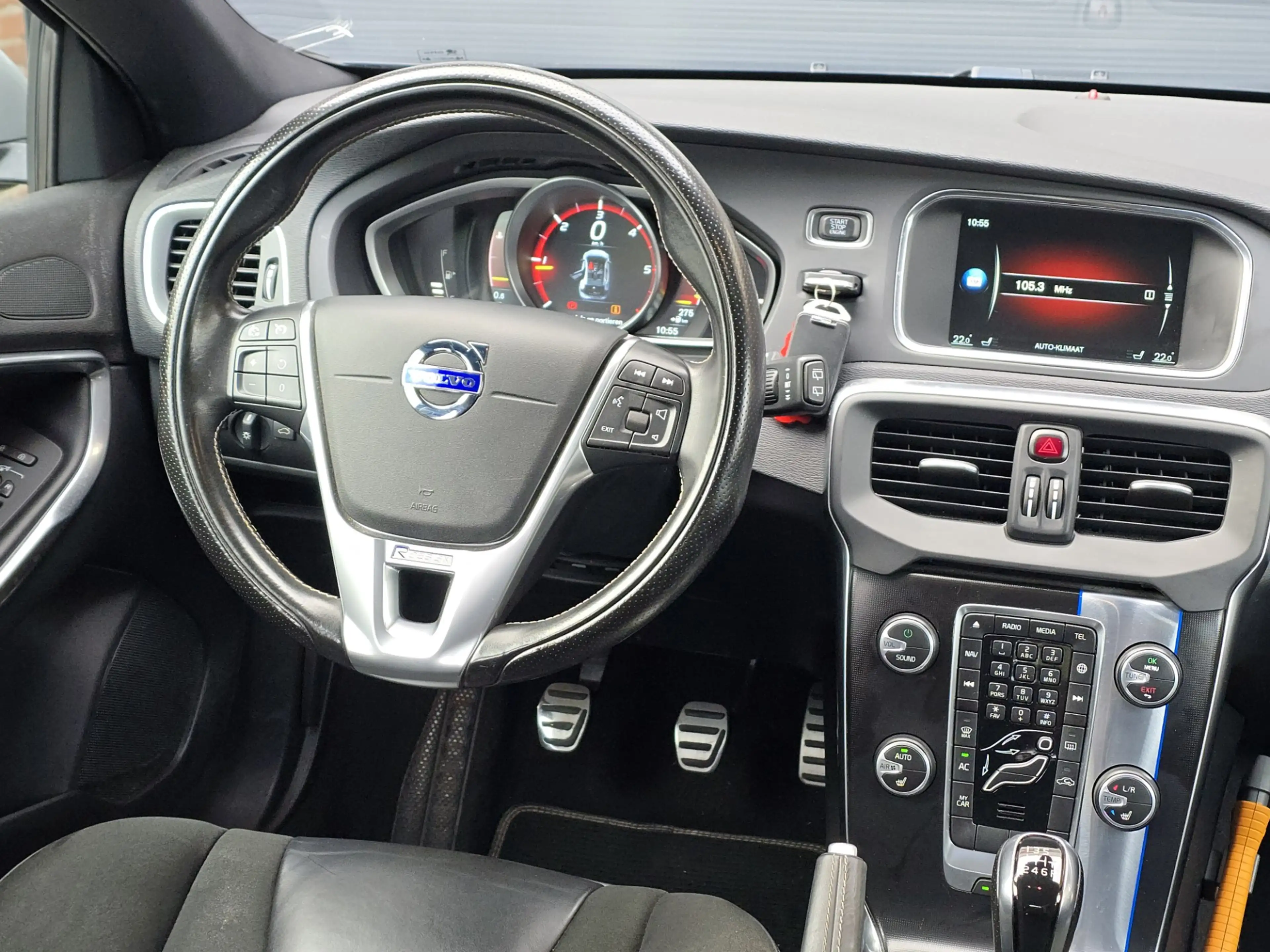 Volvo V40 2.0 D2 R-Design Business — photo 19