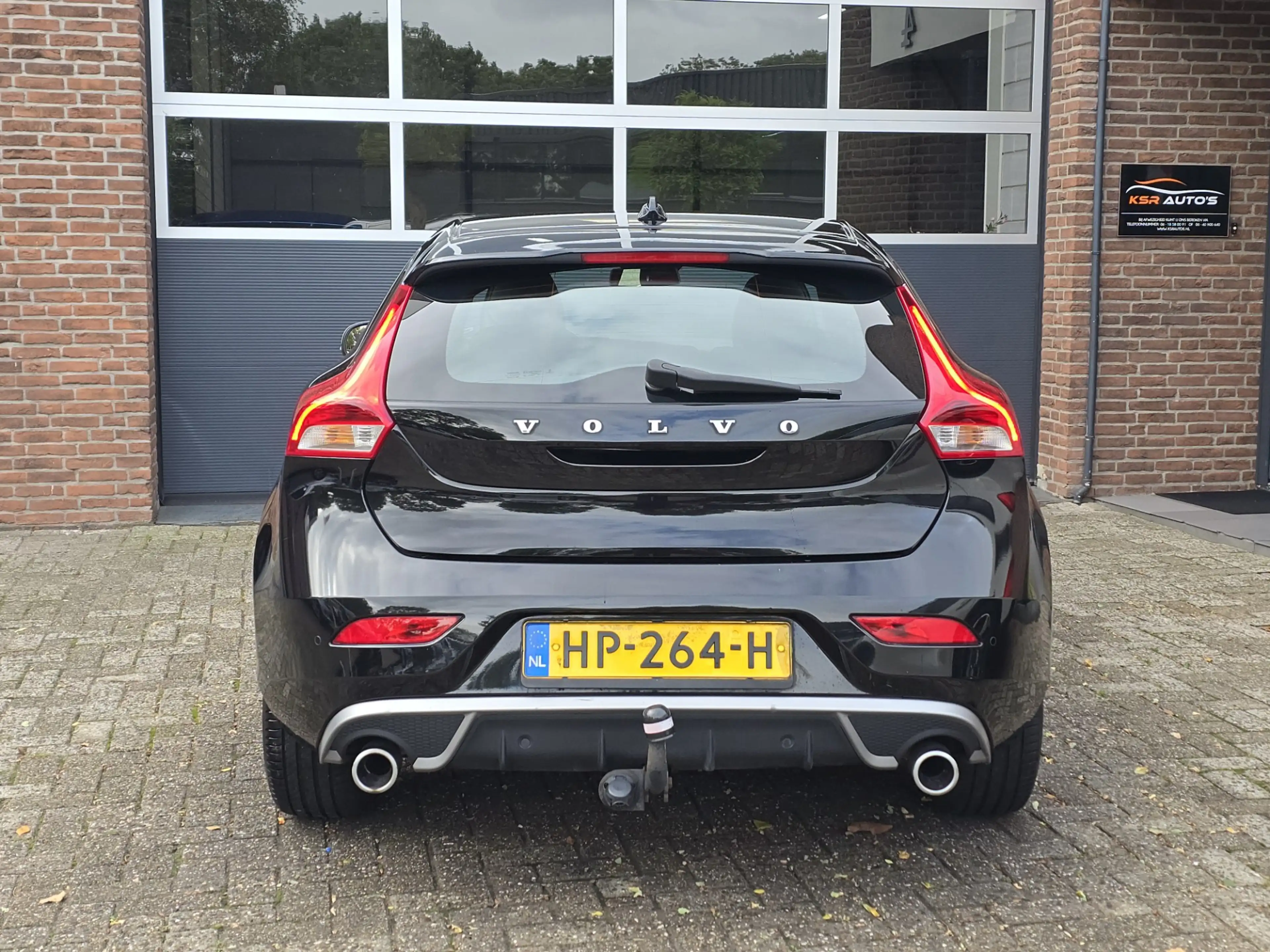 Volvo V40 2.0 D2 R-Design Business — photo 12