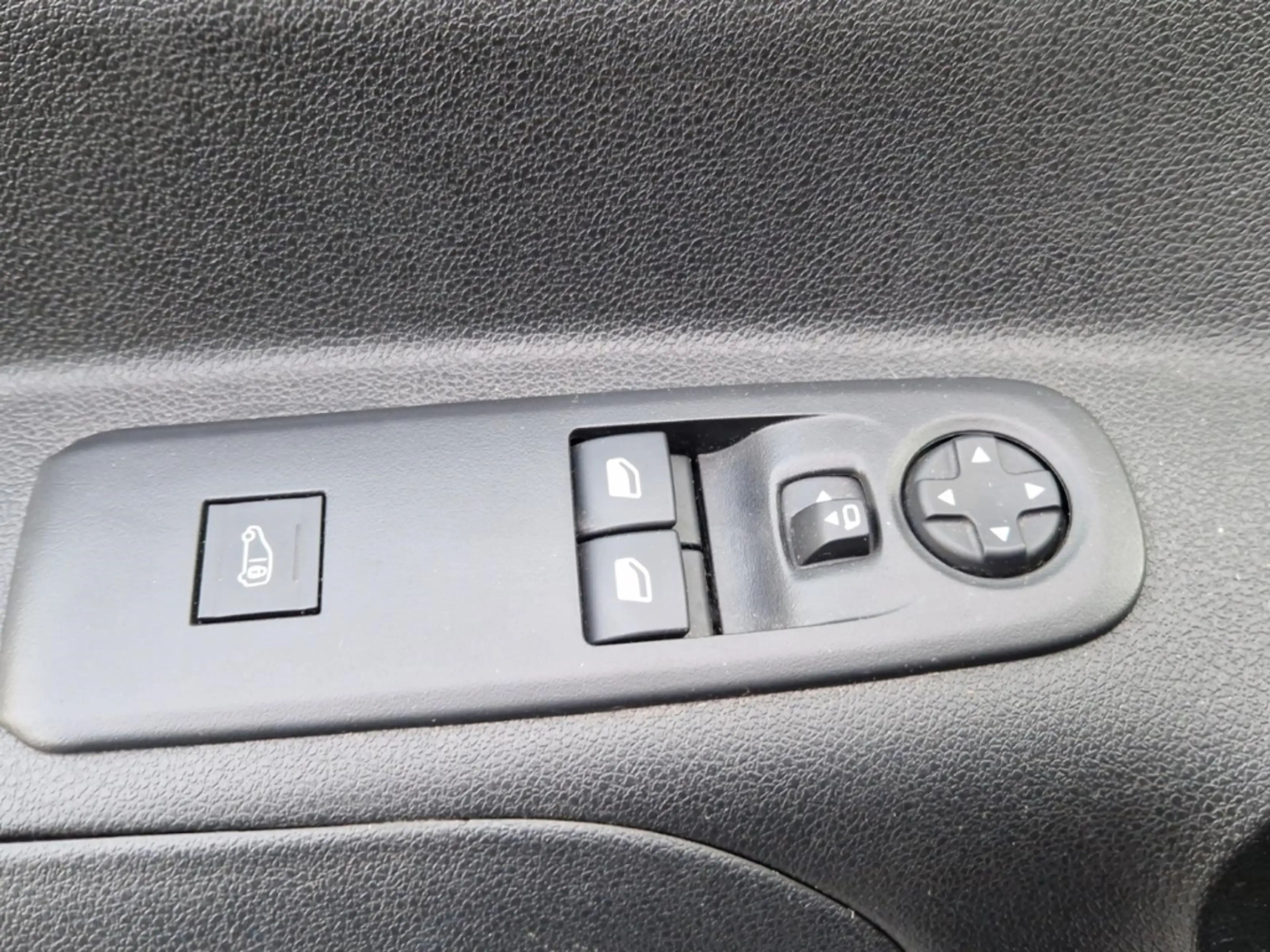 Opel Combo-e Cargo Basis XL PDC Klimaautom Musikstreaming DAB F — photo 11