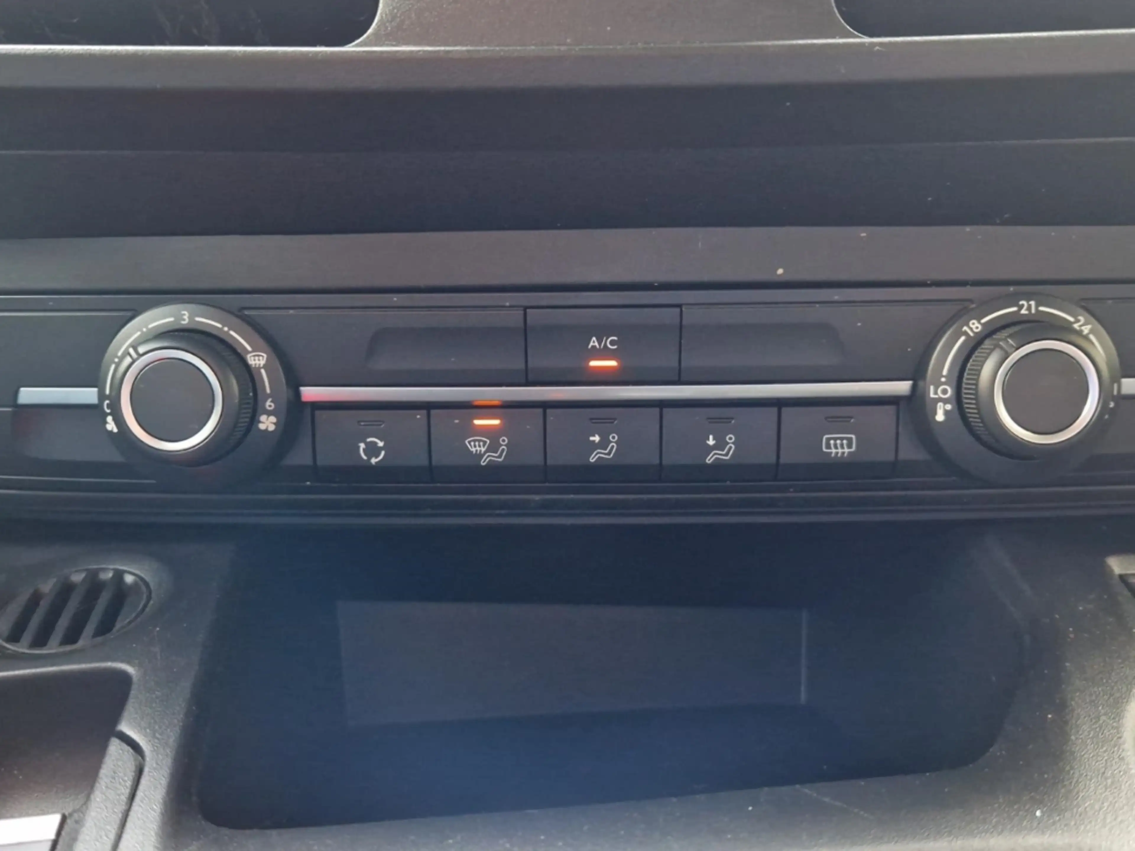 Opel Combo-e Cargo Basis XL PDC Klimaautom Musikstreaming DAB F — photo 13