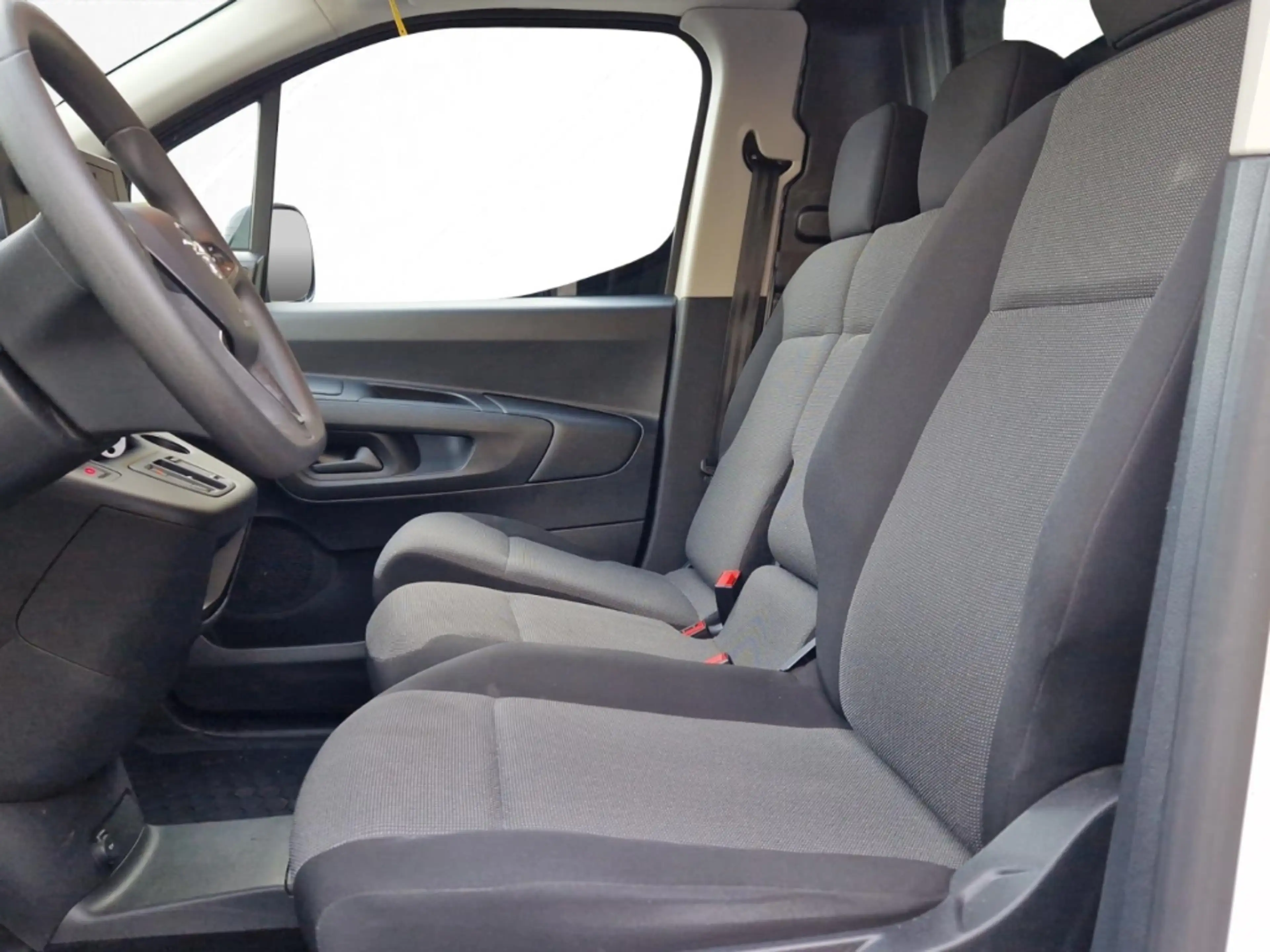 Opel Combo-e Cargo Basis XL PDC Klimaautom Musikstreaming DAB F — photo 9