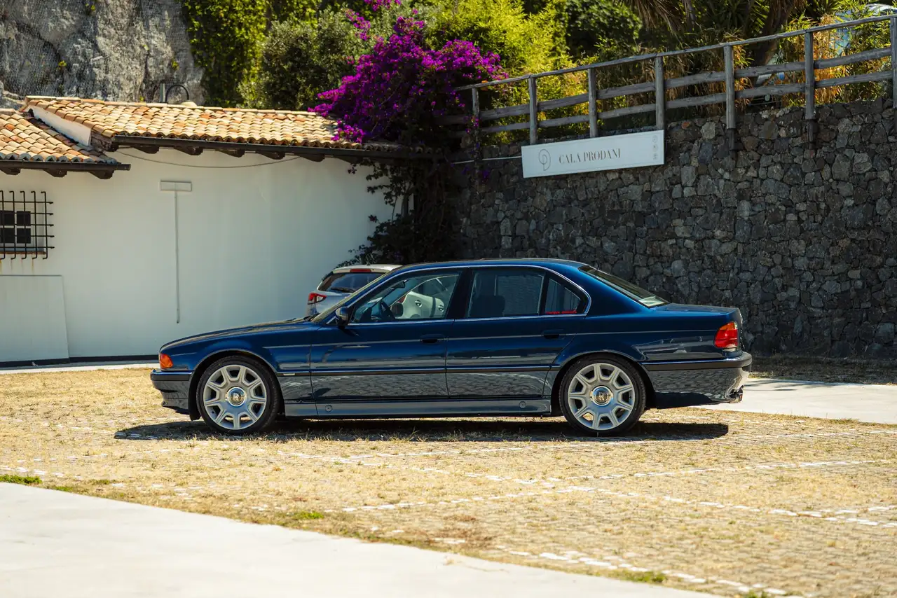 BMW 750iA, foto 2