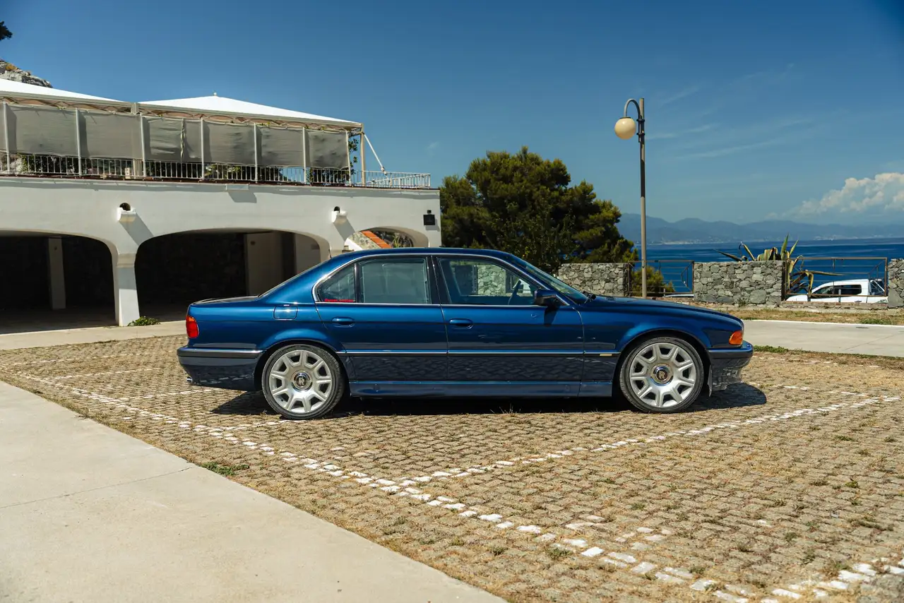 BMW 750iA, foto 6