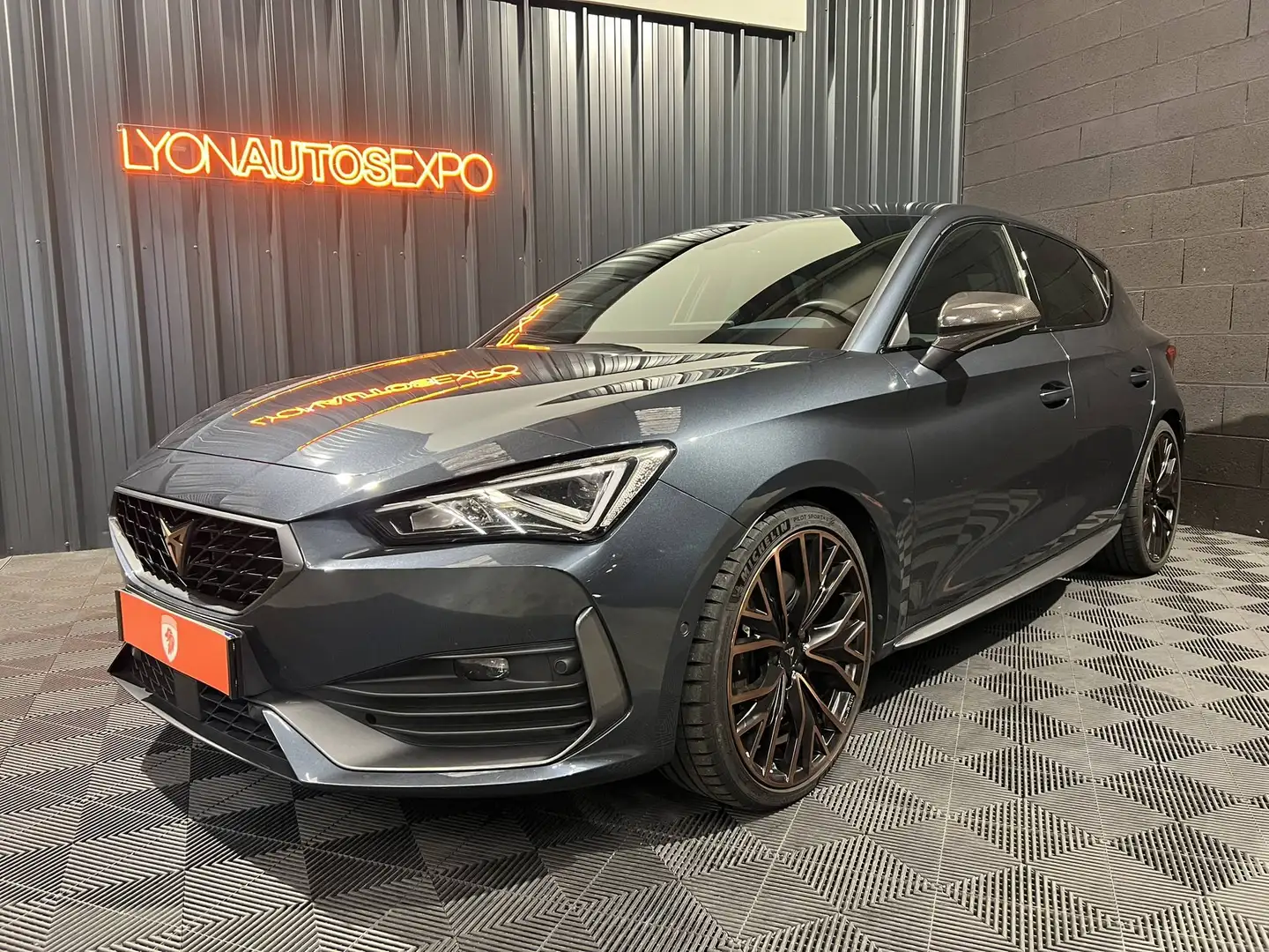 CUPRA Leon 2.0 TSI 300ch VZ Cup DSG7 Gris - 1