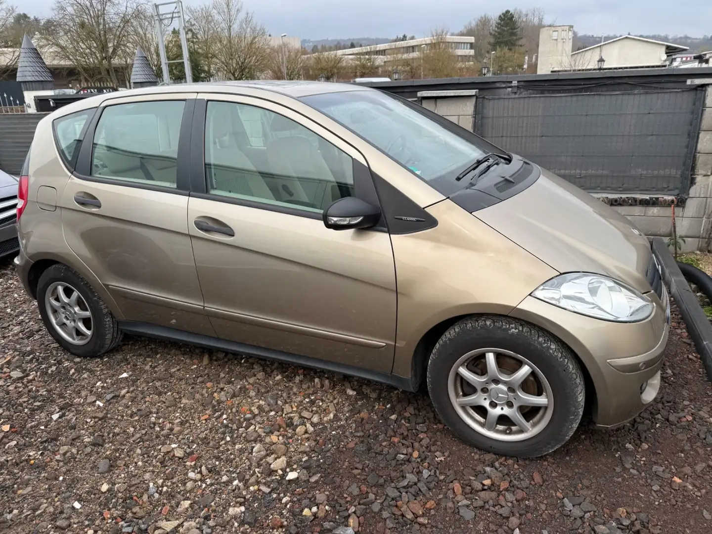 Mercedes-Benz A 150 /Scheckheft/Klima/Tüv/ANLASSER DEFEKT Zlatá - 2