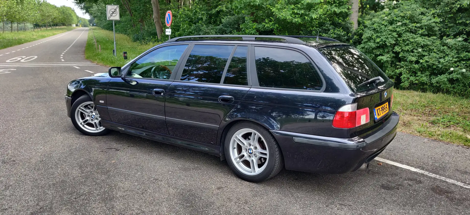 BMW 530 530 530i Lifestyle Edition Blauw - 2