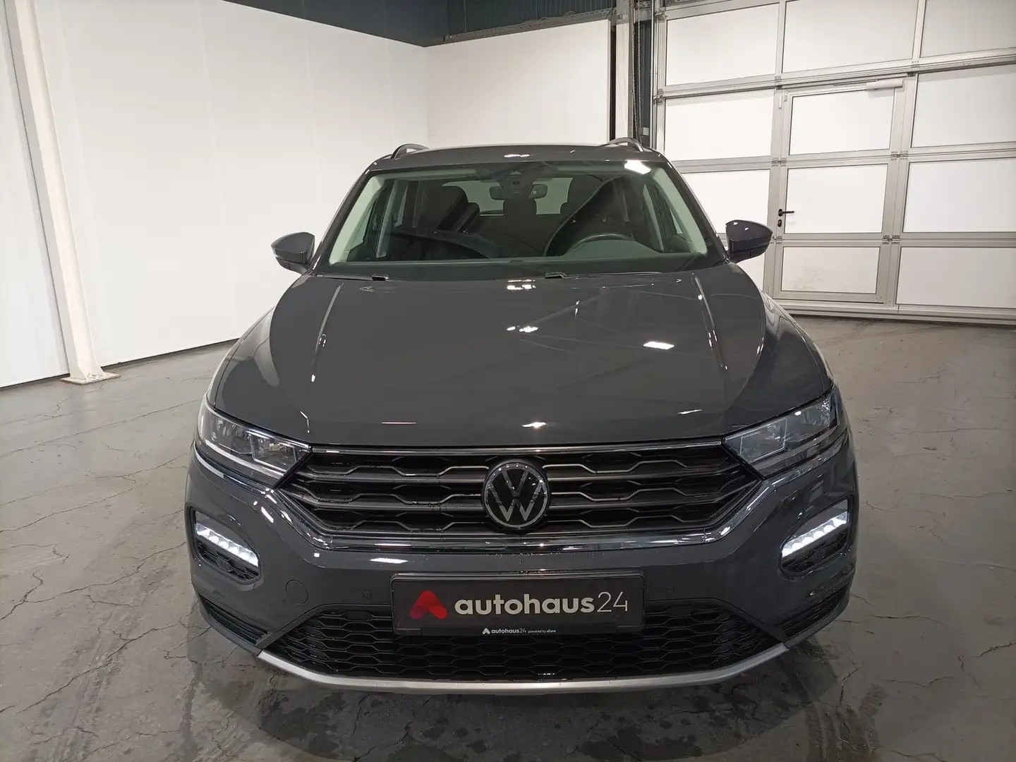 Volkswagen T-Roc 1.0 TSI Active Navi|ParkPilot|AHK|ACC Grau - 2