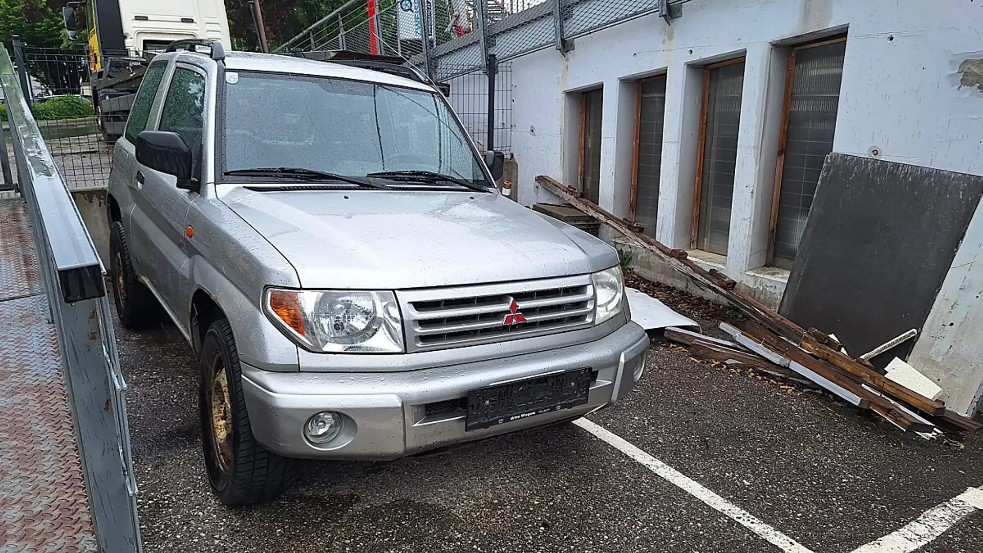 Mitsubishi Pajero Pinin 1,8 VERMITTLUNGSVERKAUF ohne Garantie ode... Silber - 1