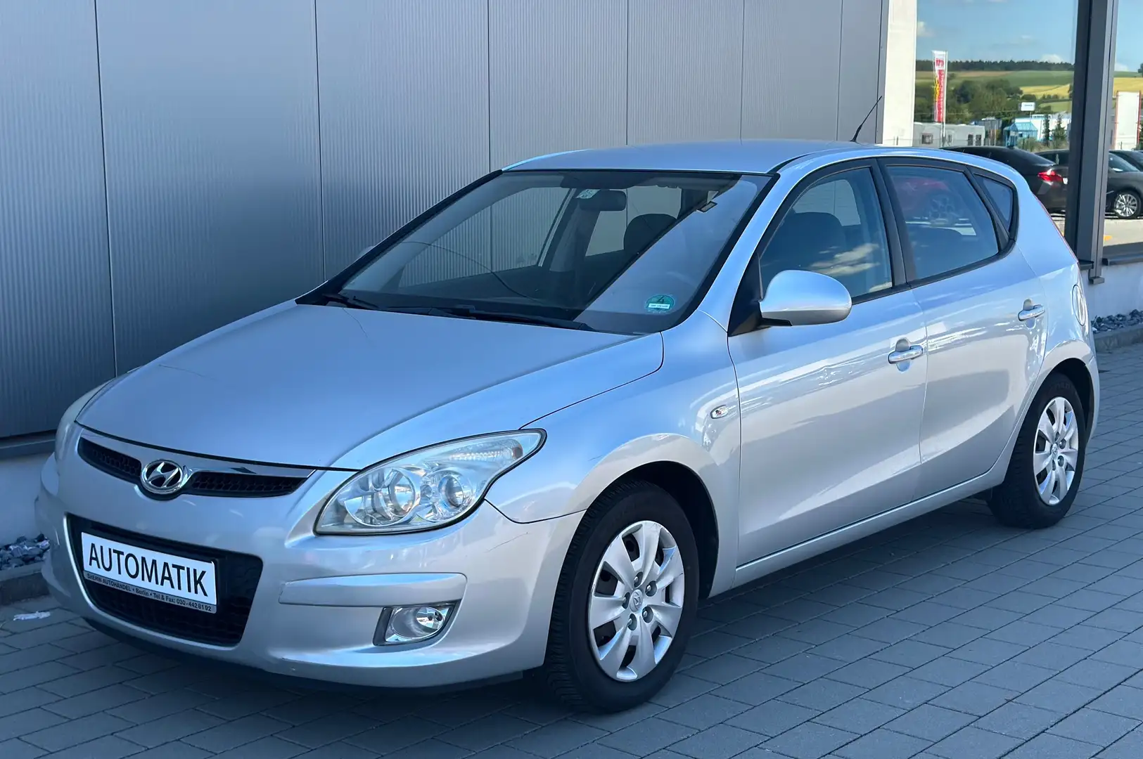 Hyundai i30 Comfort/Automatik/Klima/Sitzheizung/AUX/USB/CD/ Gris - 1