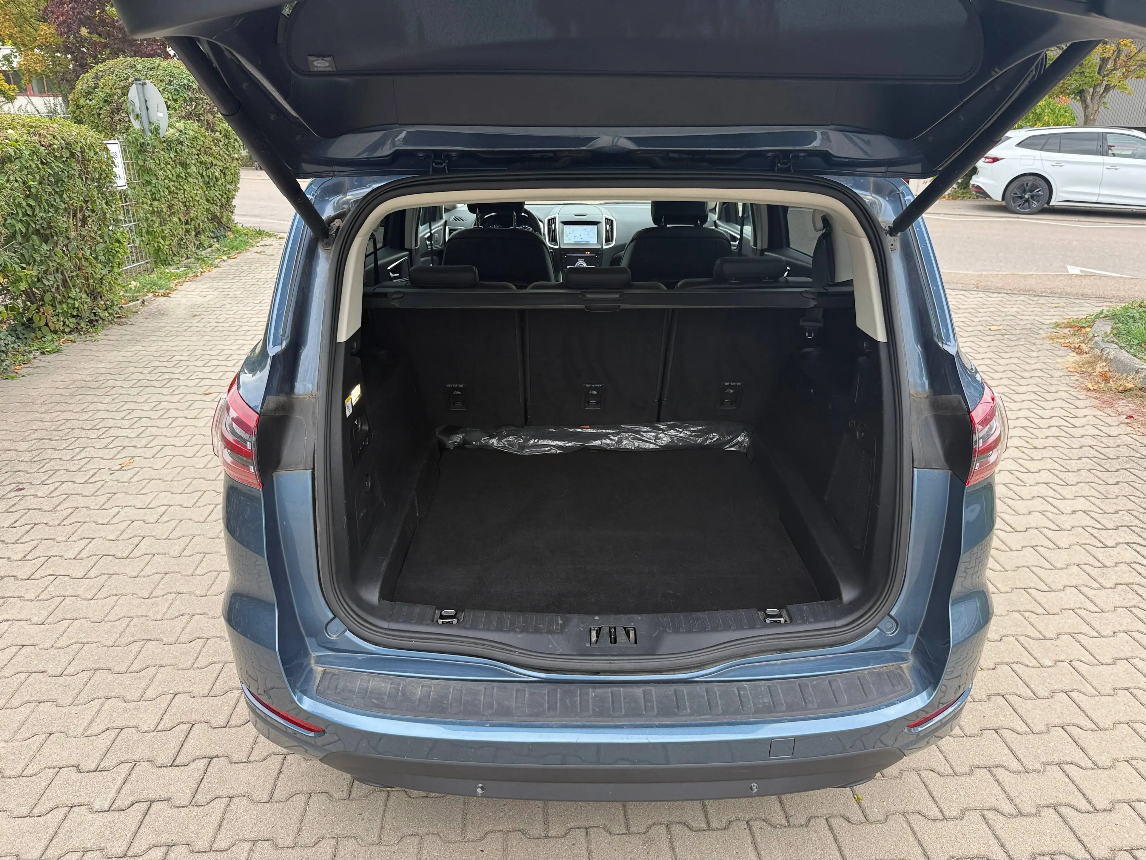 Ford S-Max Titanium — photo 15