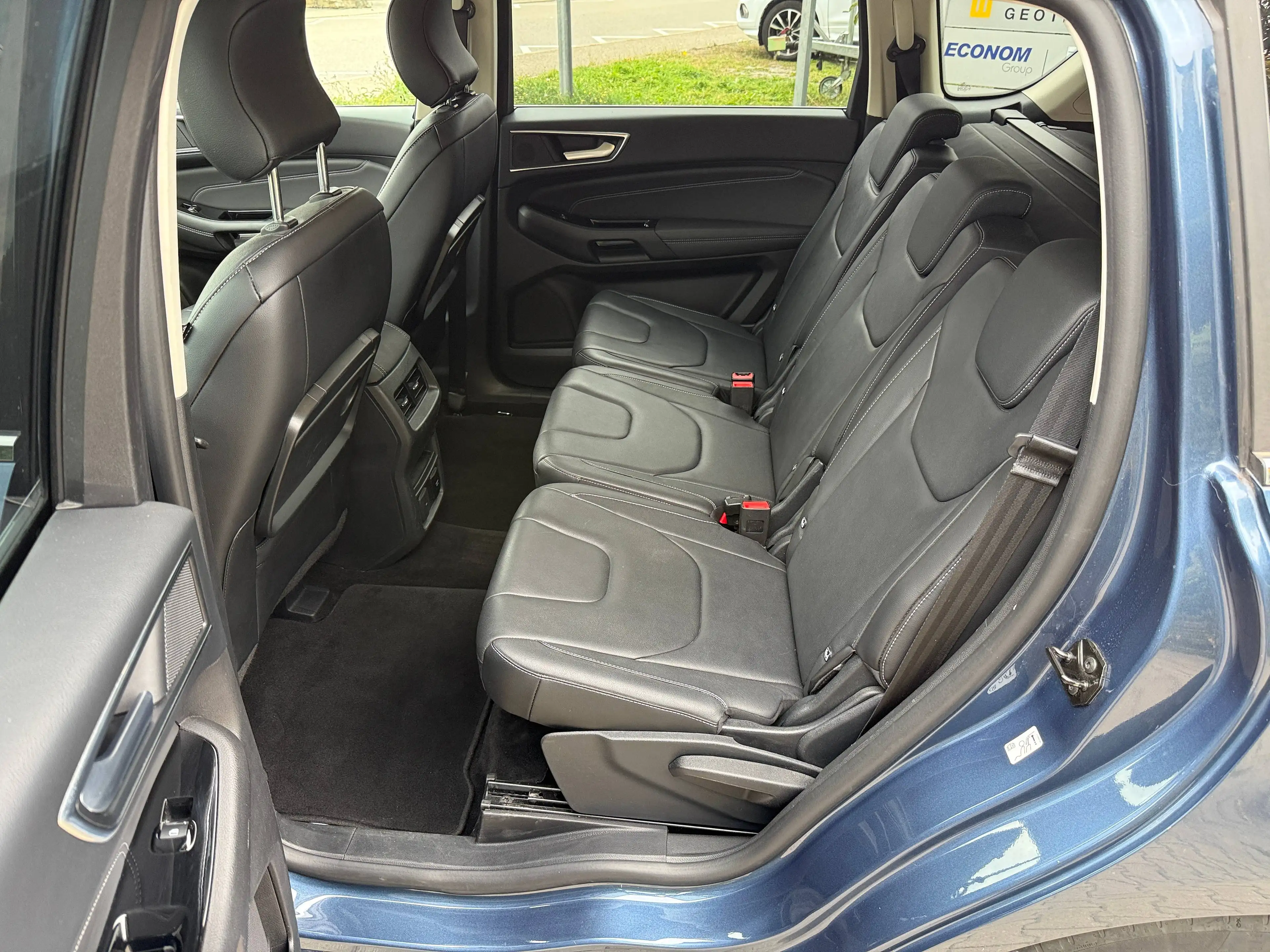 Ford S-Max Titanium — photo 12