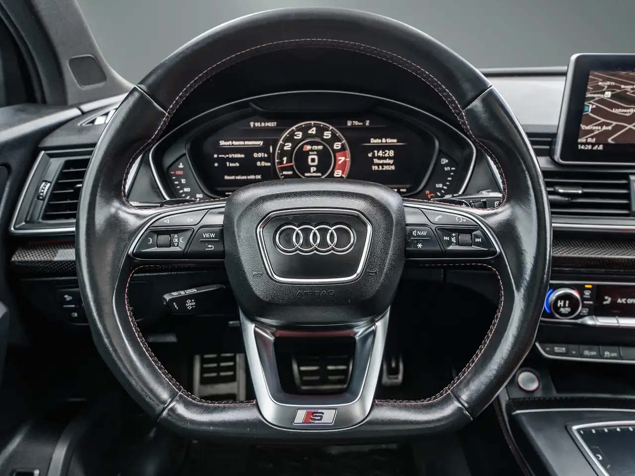 Audi SQ5 снимка Audi SQ5