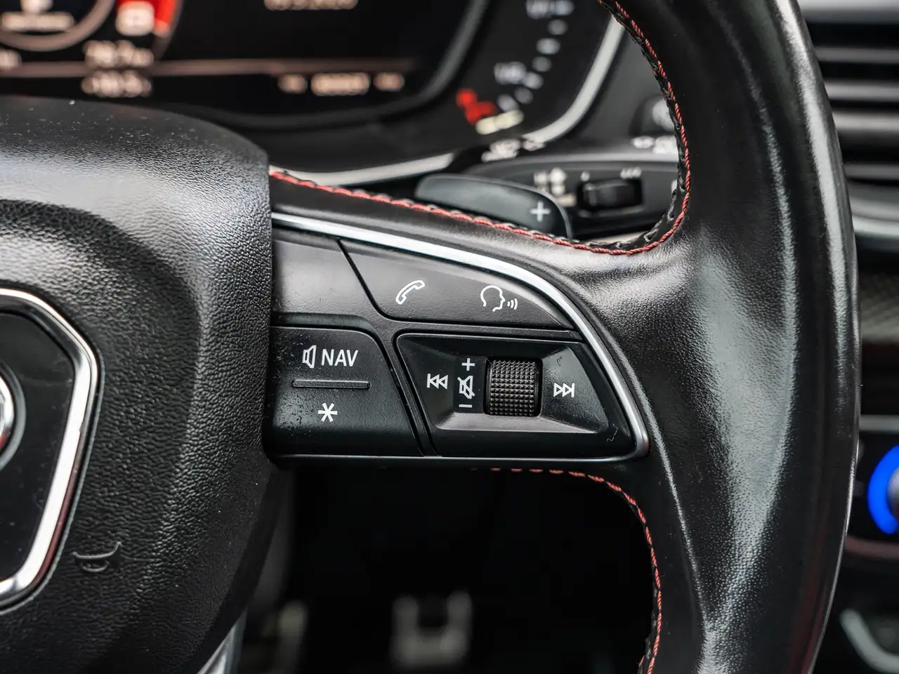 Audi SQ5 снимка Audi SQ5