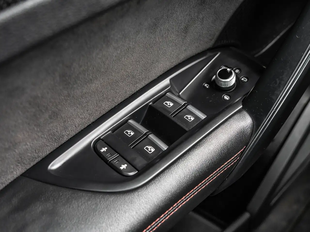 Audi SQ5 снимка Audi SQ5