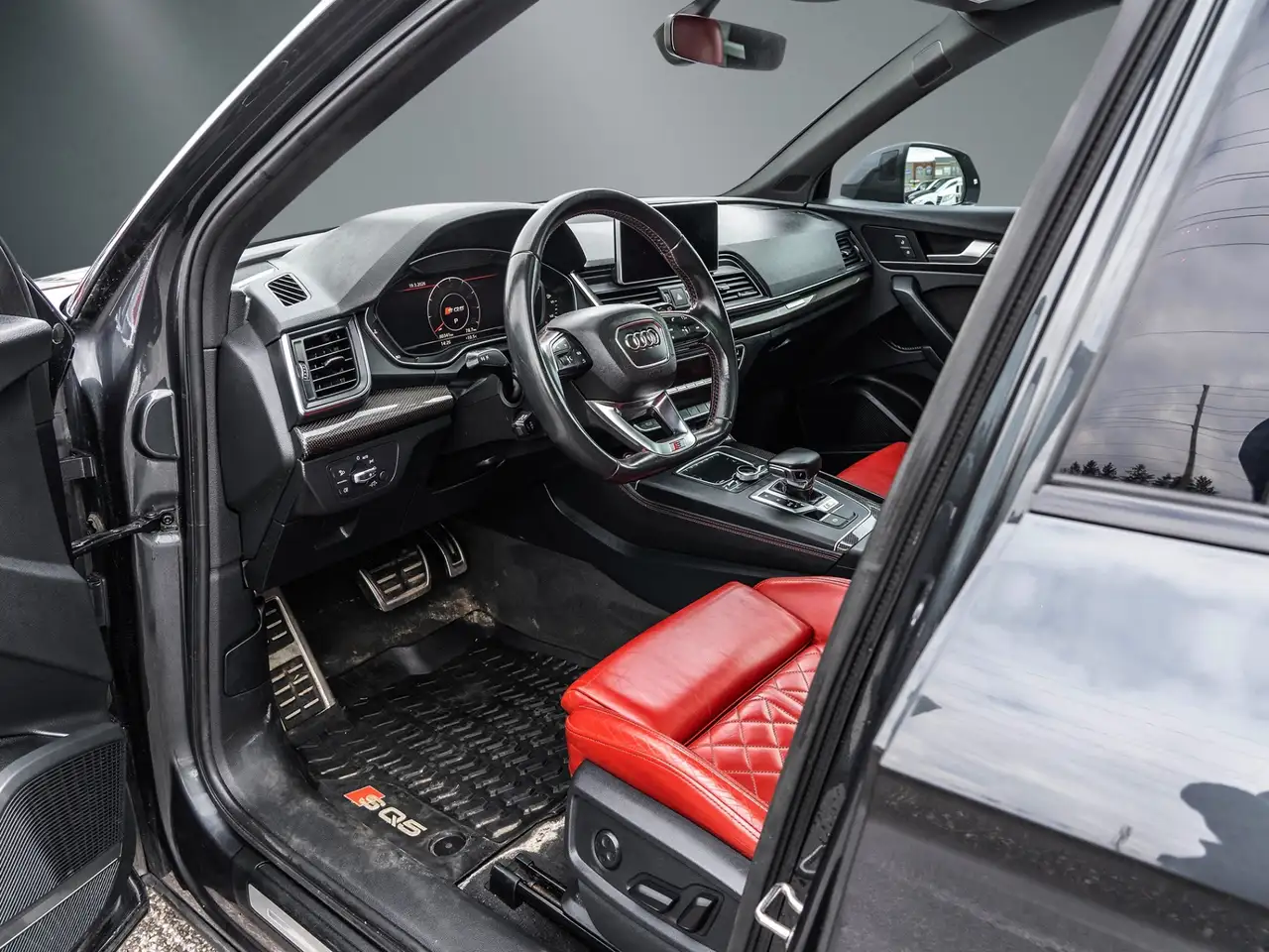 Audi SQ5 снимка Audi SQ5