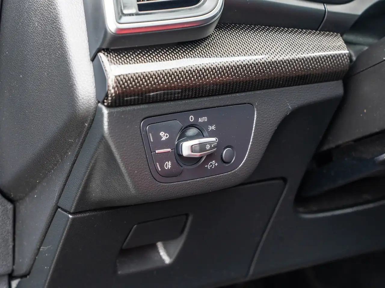 Audi SQ5 снимка Audi SQ5