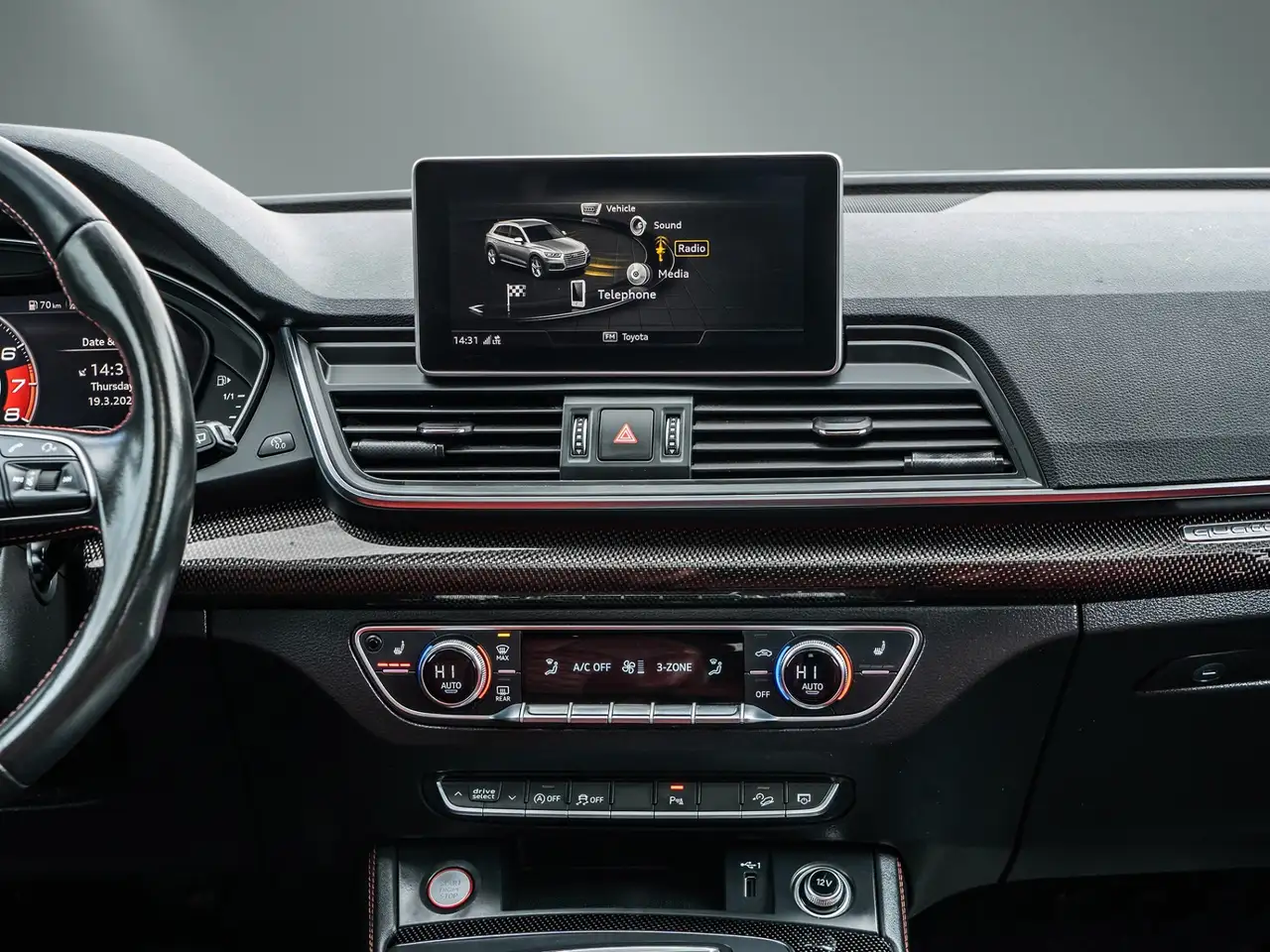 Audi SQ5 снимка Audi SQ5