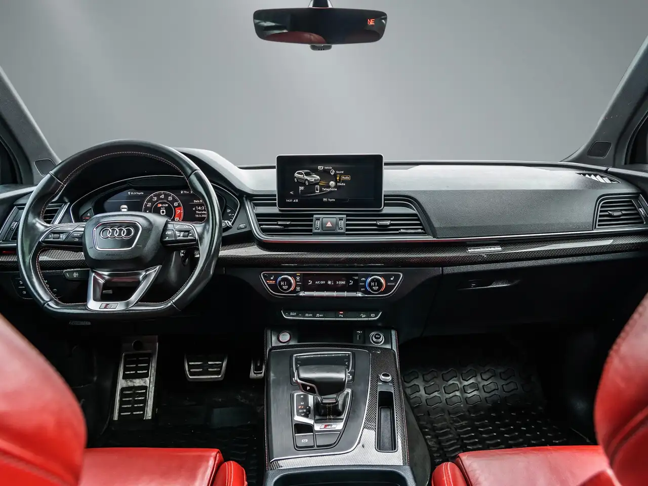 Audi SQ5 снимка Audi SQ5