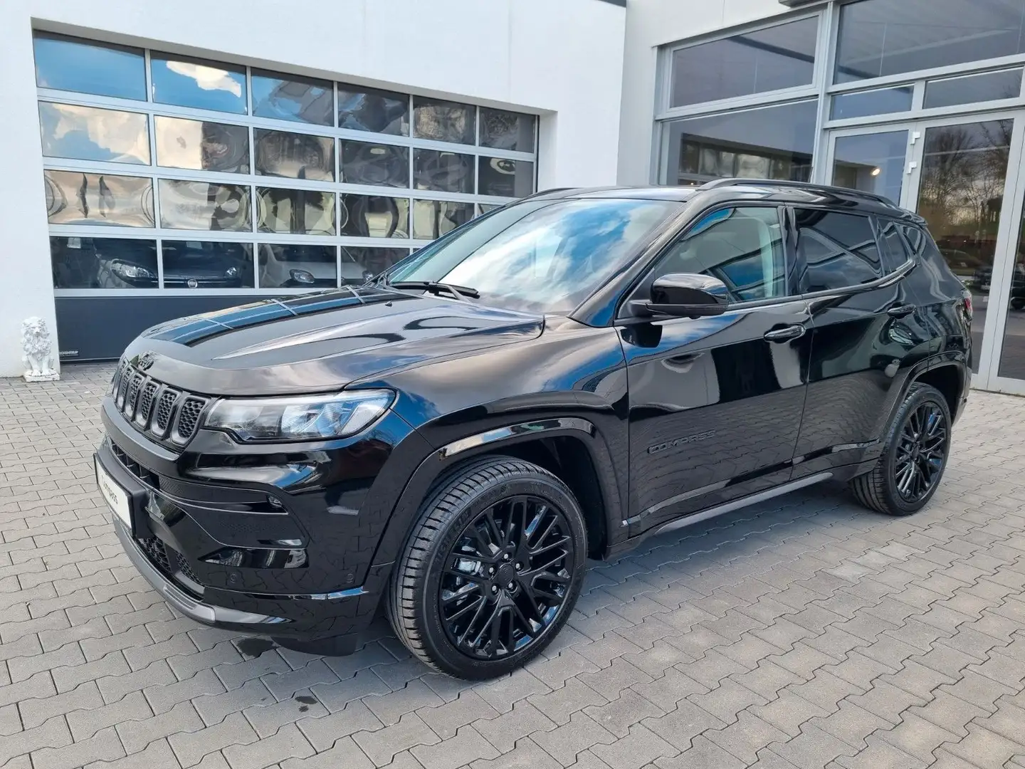 Jeep Compass S MHEV  Panoramadach, RKF, LED Zwart - 1