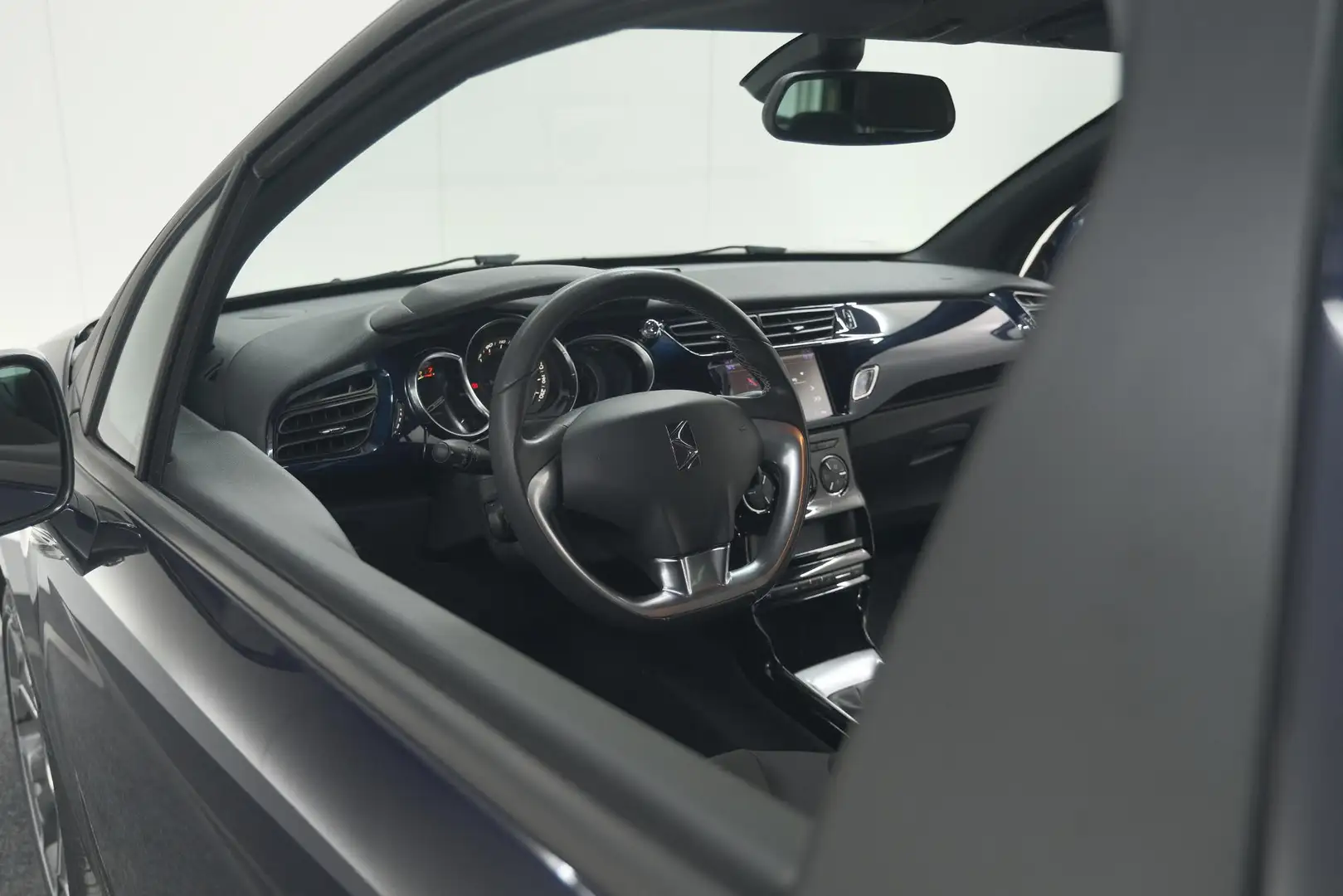 DS Automobiles DS 3 PureTech 110 So Chic | Camera | Navigatie | Parkee Blau - 2