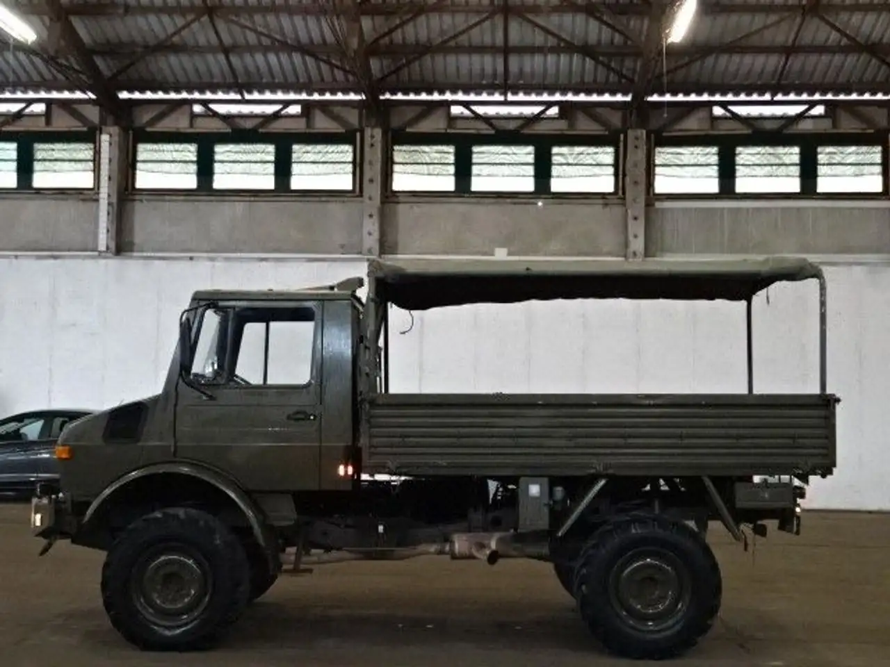Mercedes-Benz Unimog U 1300 L Turbo OM 366 Pritsche 4x4, foto 3