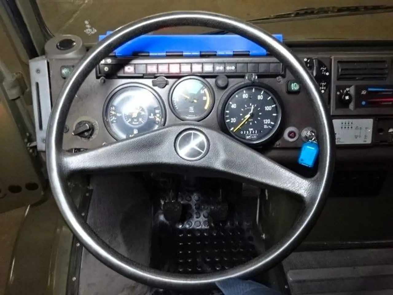 Mercedes-Benz Unimog U 1300 L Turbo OM 366 Pritsche 4x4, foto 10