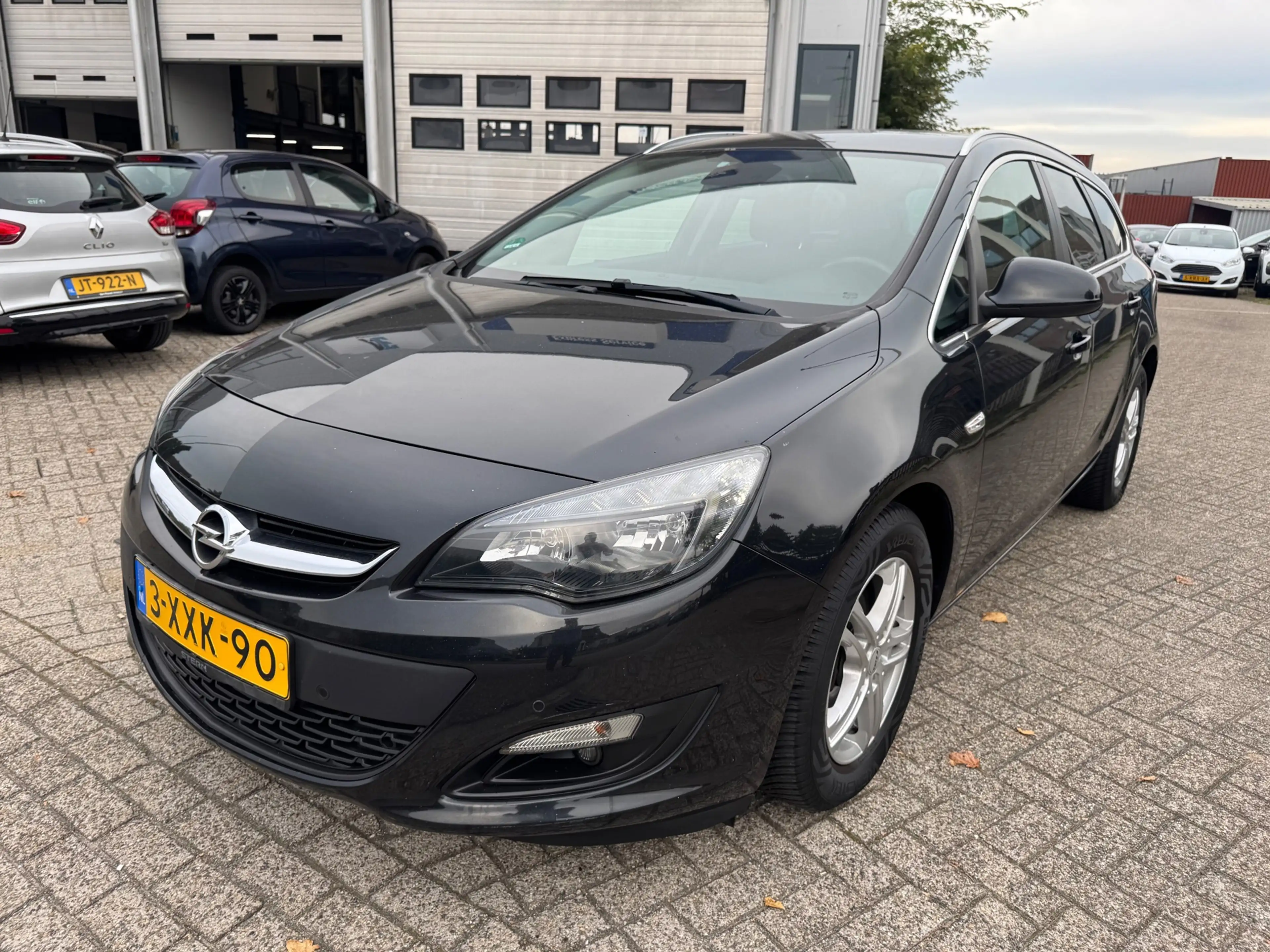 Opel Astra Sports Tourer 1.4 Turbo Business + Navi,Led,Pdc — photo 3