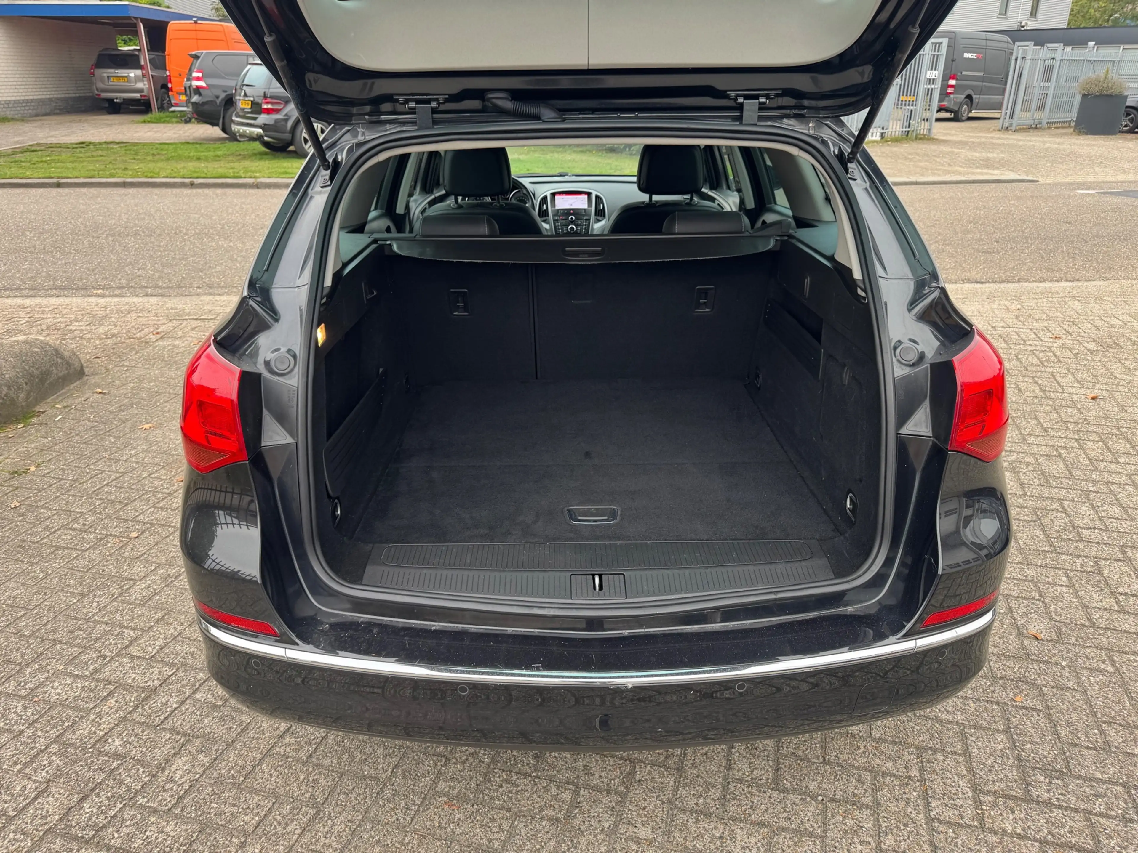 Opel Astra Sports Tourer 1.4 Turbo Business + Navi,Led,Pdc — photo 14